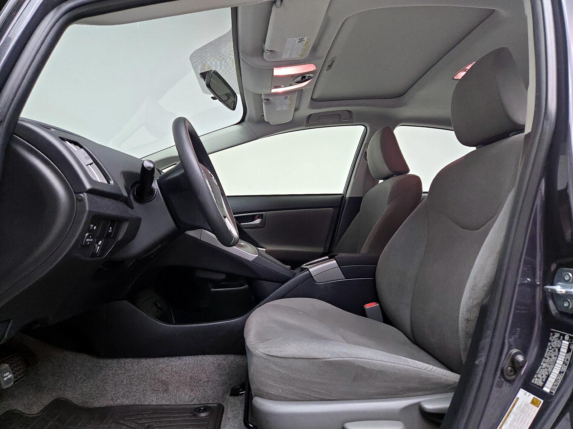 Thumbnail: 2015 Toyota Prius - 11