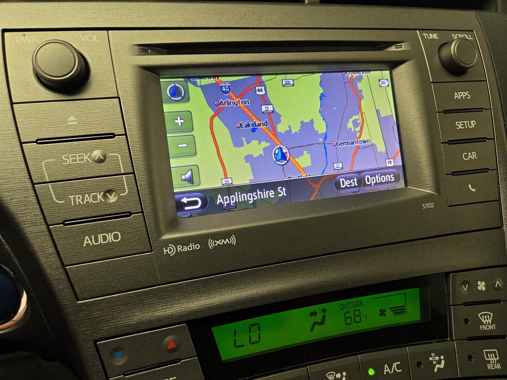 Thumbnail: 2015 Toyota Prius - 14