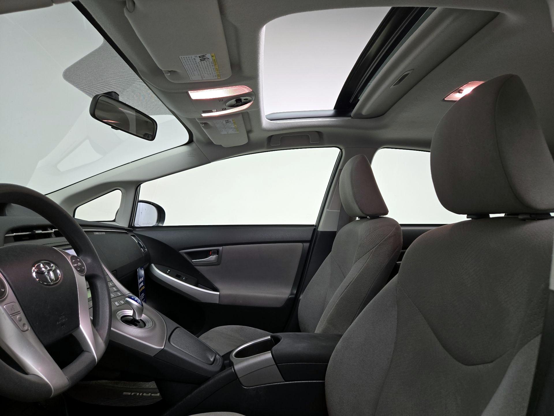 Thumbnail: 2015 Toyota Prius - 20