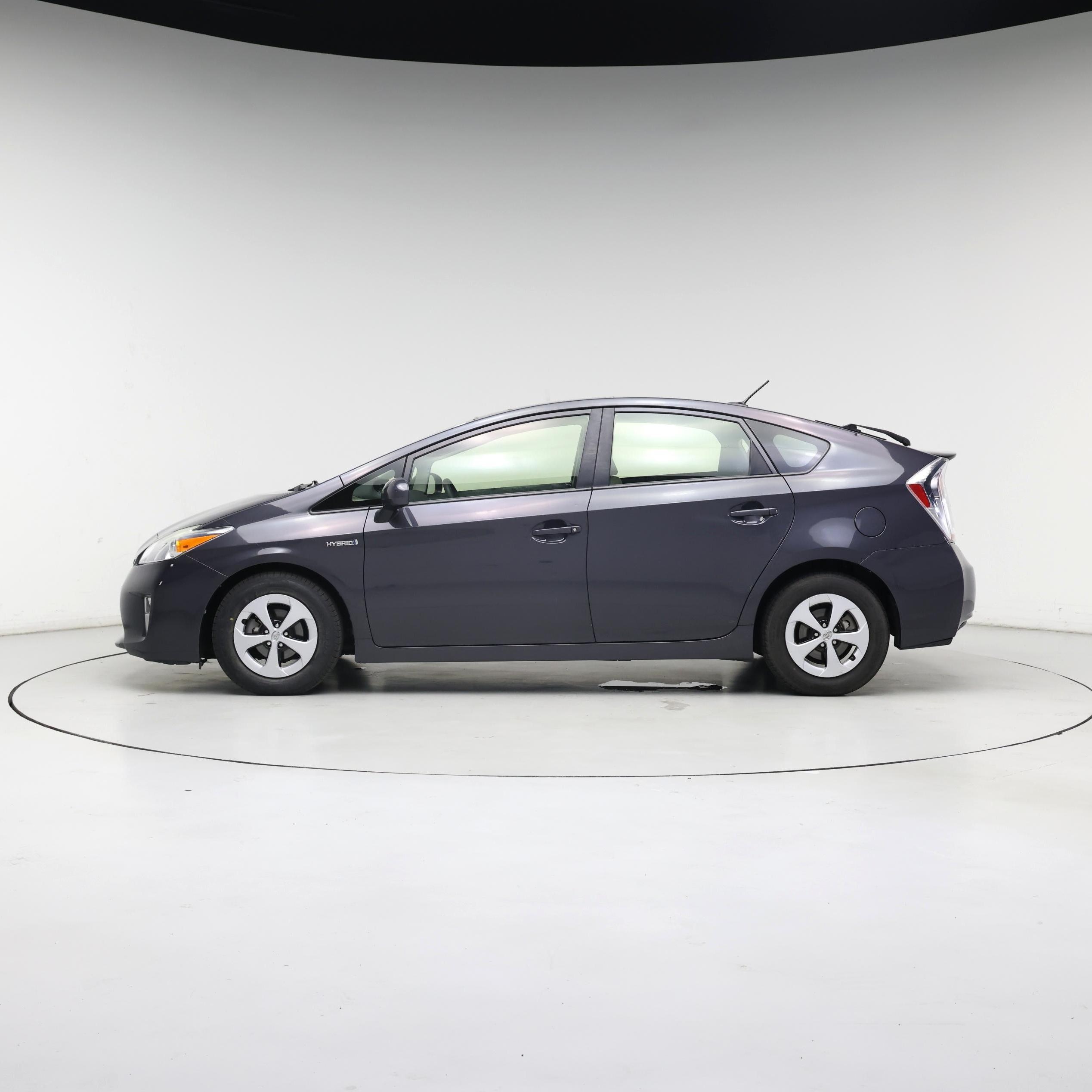 Thumbnail: 2015 Toyota Prius - 3