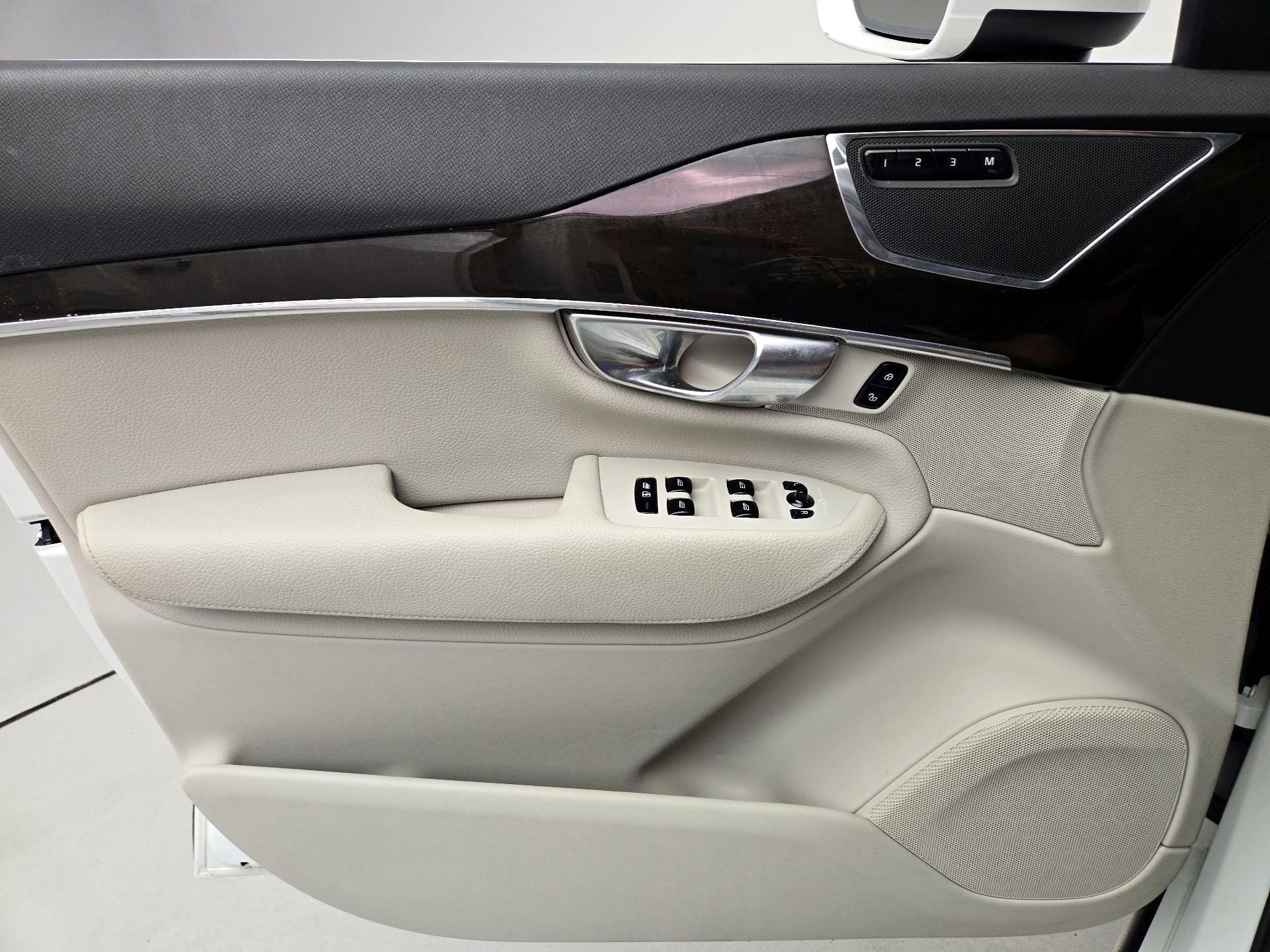 Thumbnail: 2018 Volvo XC90 - 12