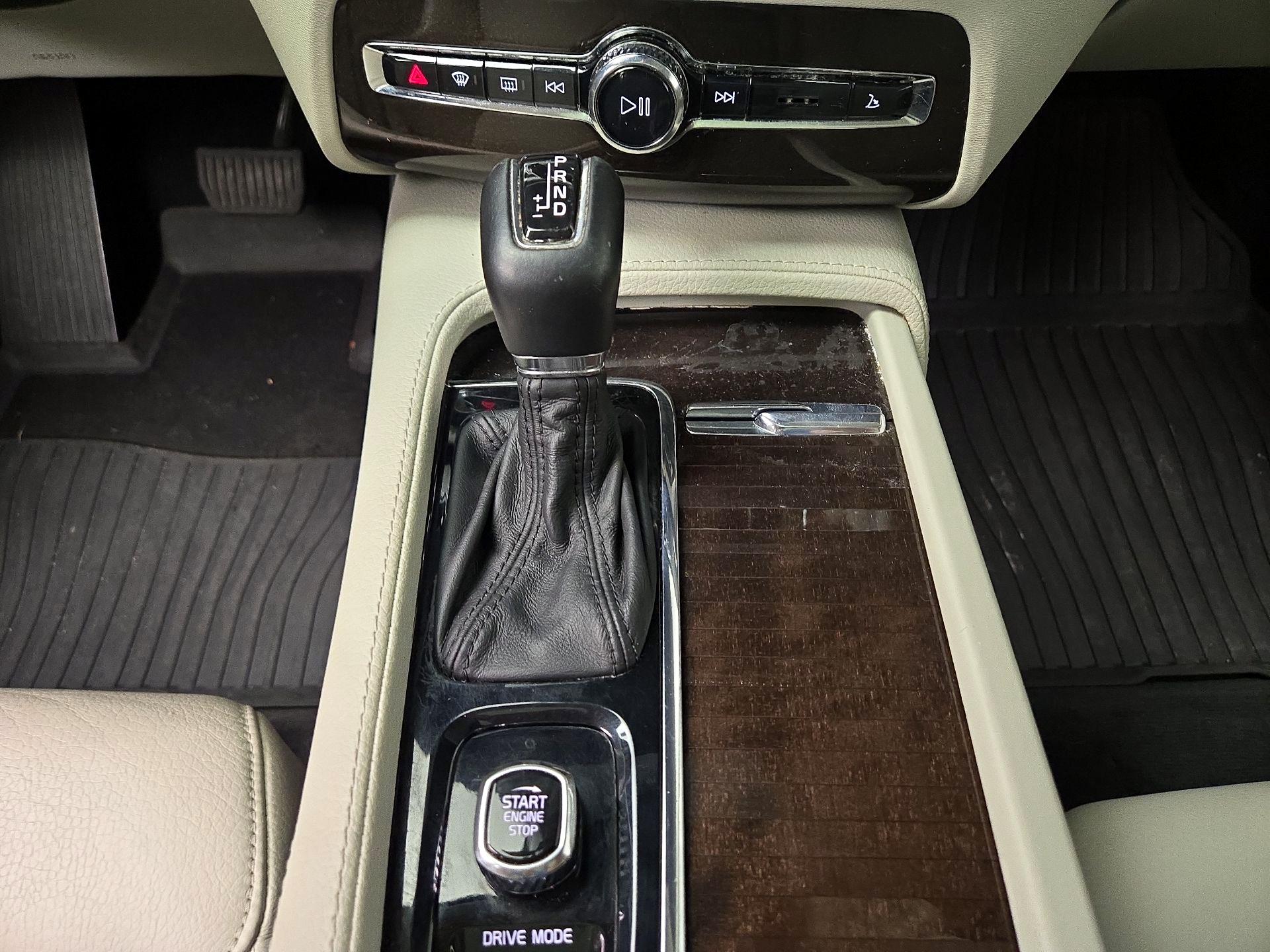 Thumbnail: 2018 Volvo XC90 - 18