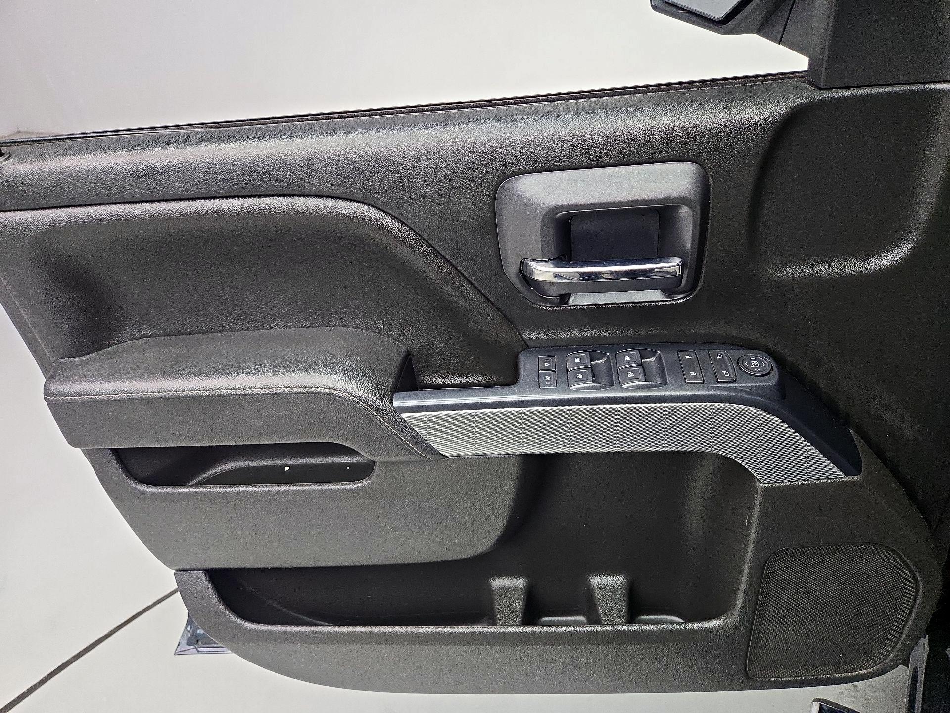 Thumbnail: 2018 Chevrolet Silverado 1500 - 12