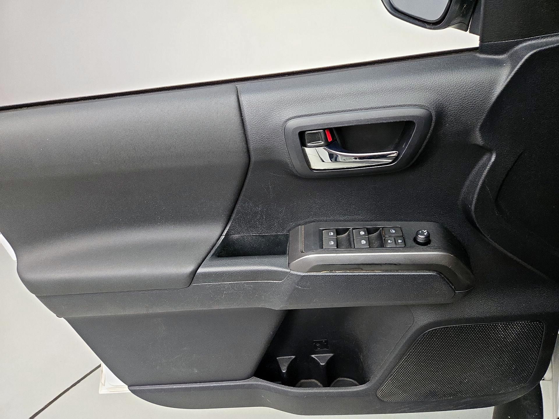 Thumbnail: 2021 Toyota Tacoma - 12