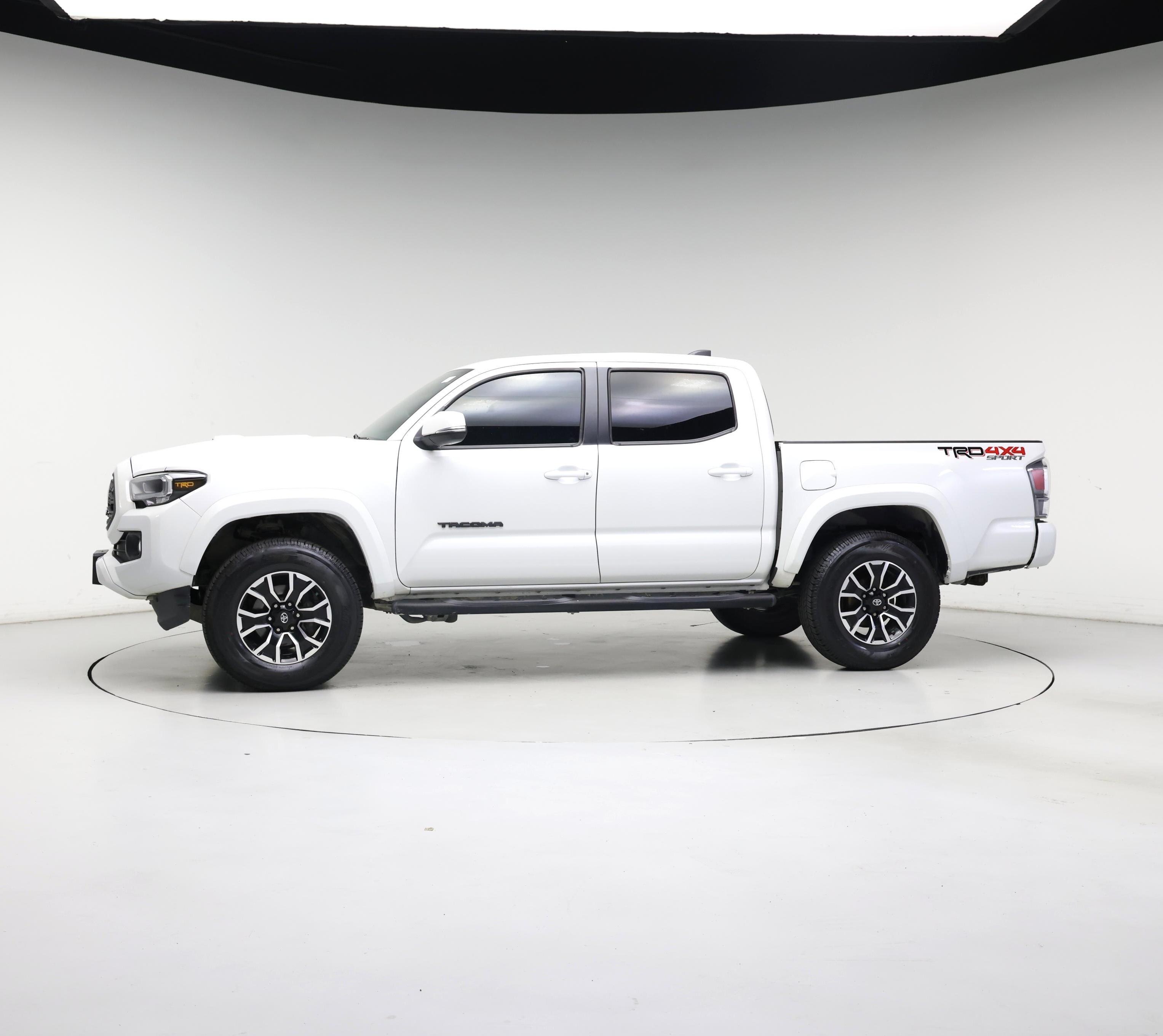 Thumbnail: 2021 Toyota Tacoma - 3