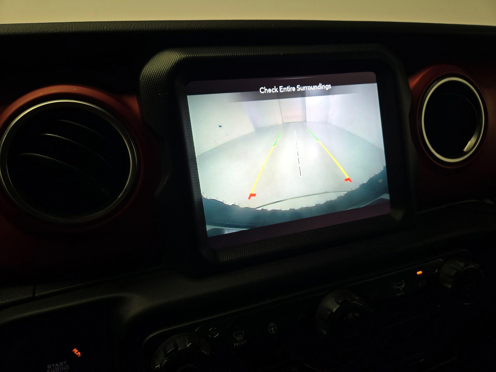 Thumbnail: 2020 Jeep Wrangler - 15