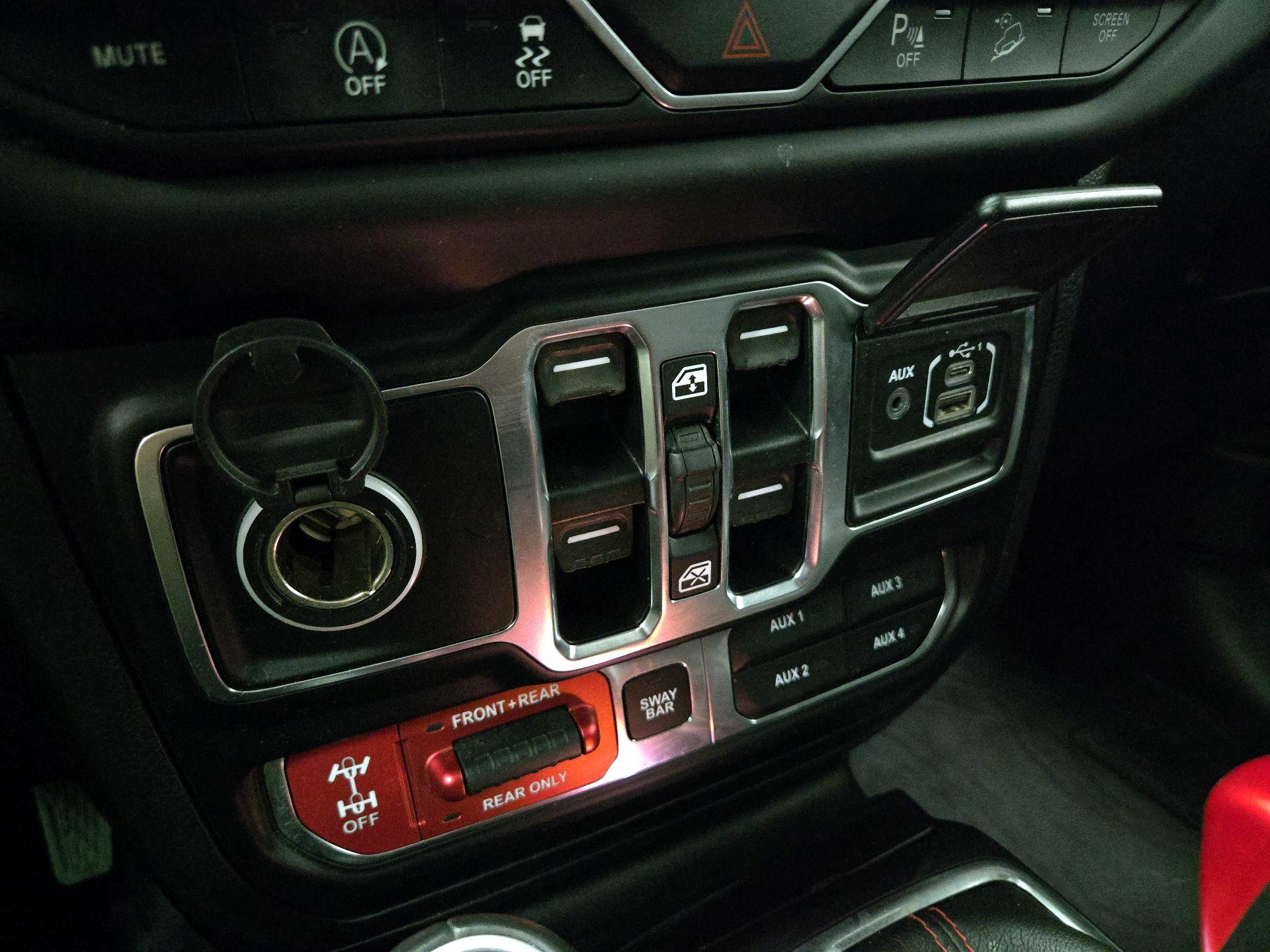 Thumbnail: 2020 Jeep Wrangler - 19