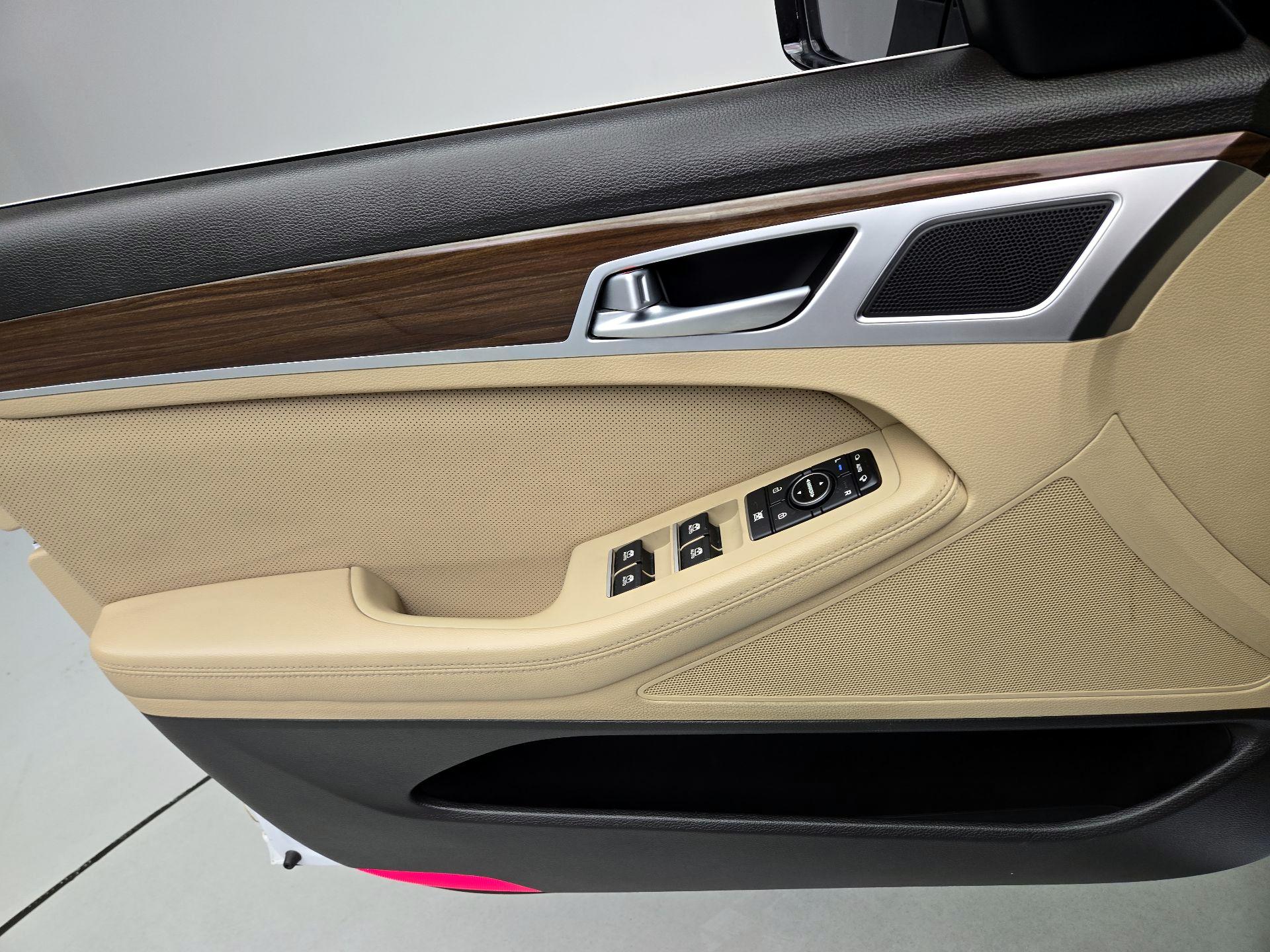 Thumbnail: 2016 Hyundai Genesis - 12