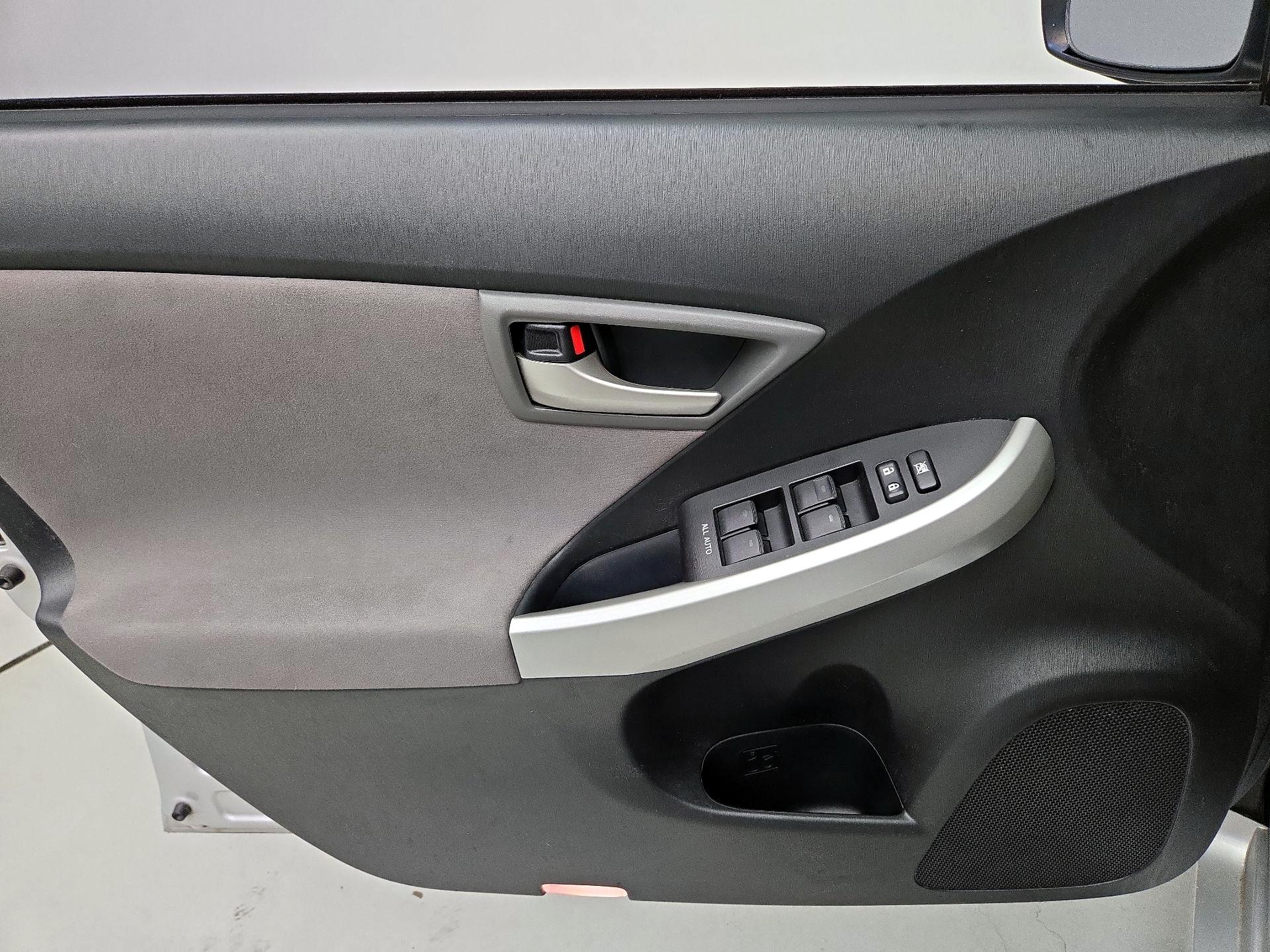 Thumbnail: 2014 Toyota Prius - 12