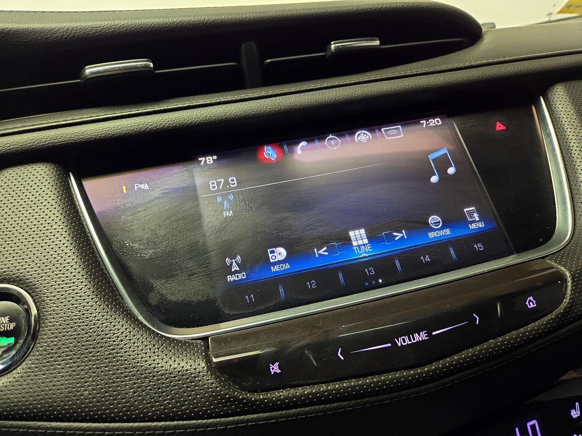 Thumbnail: 2017 Cadillac XT5 - 16