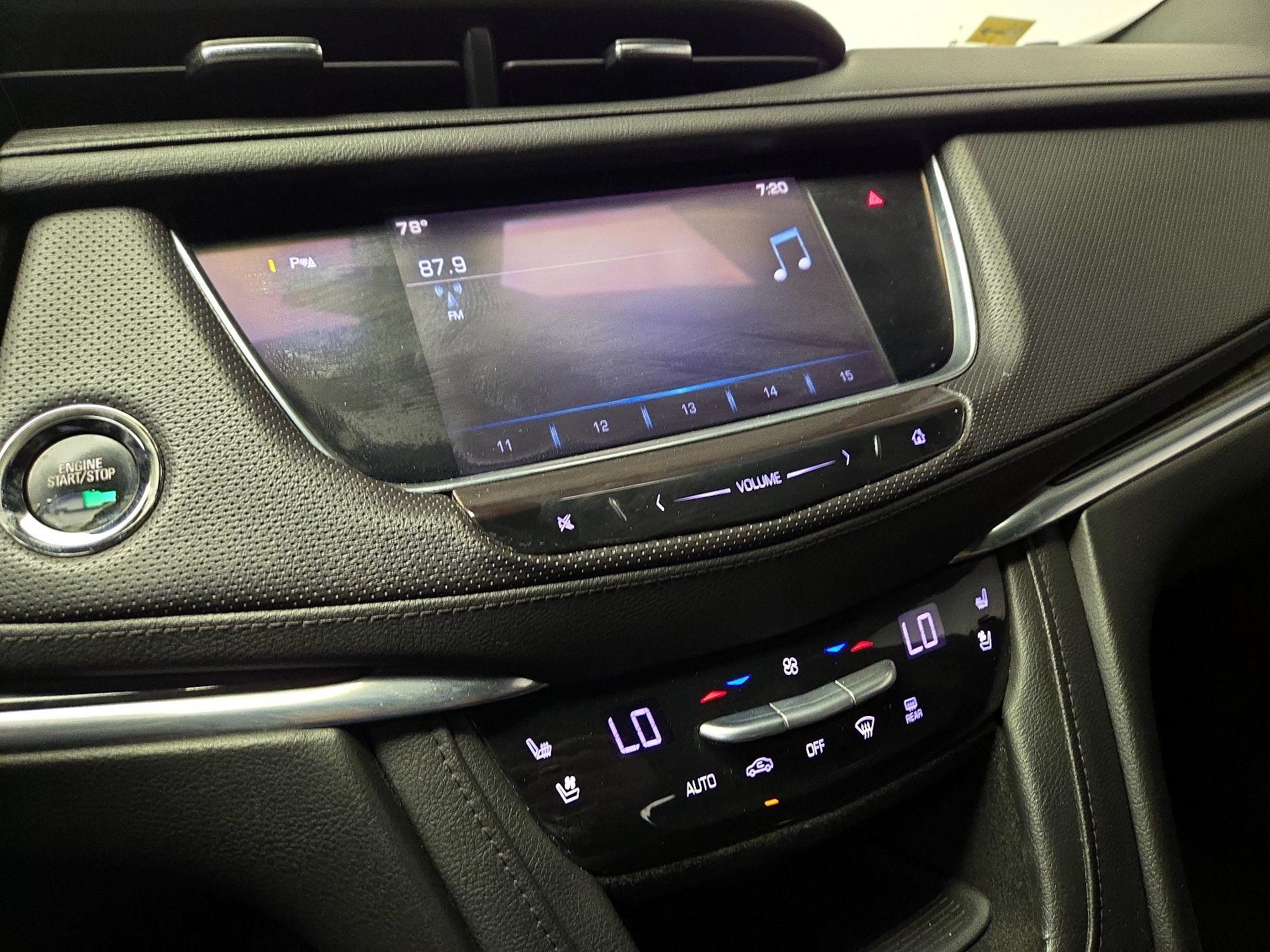 Thumbnail: 2017 Cadillac XT5 - 17