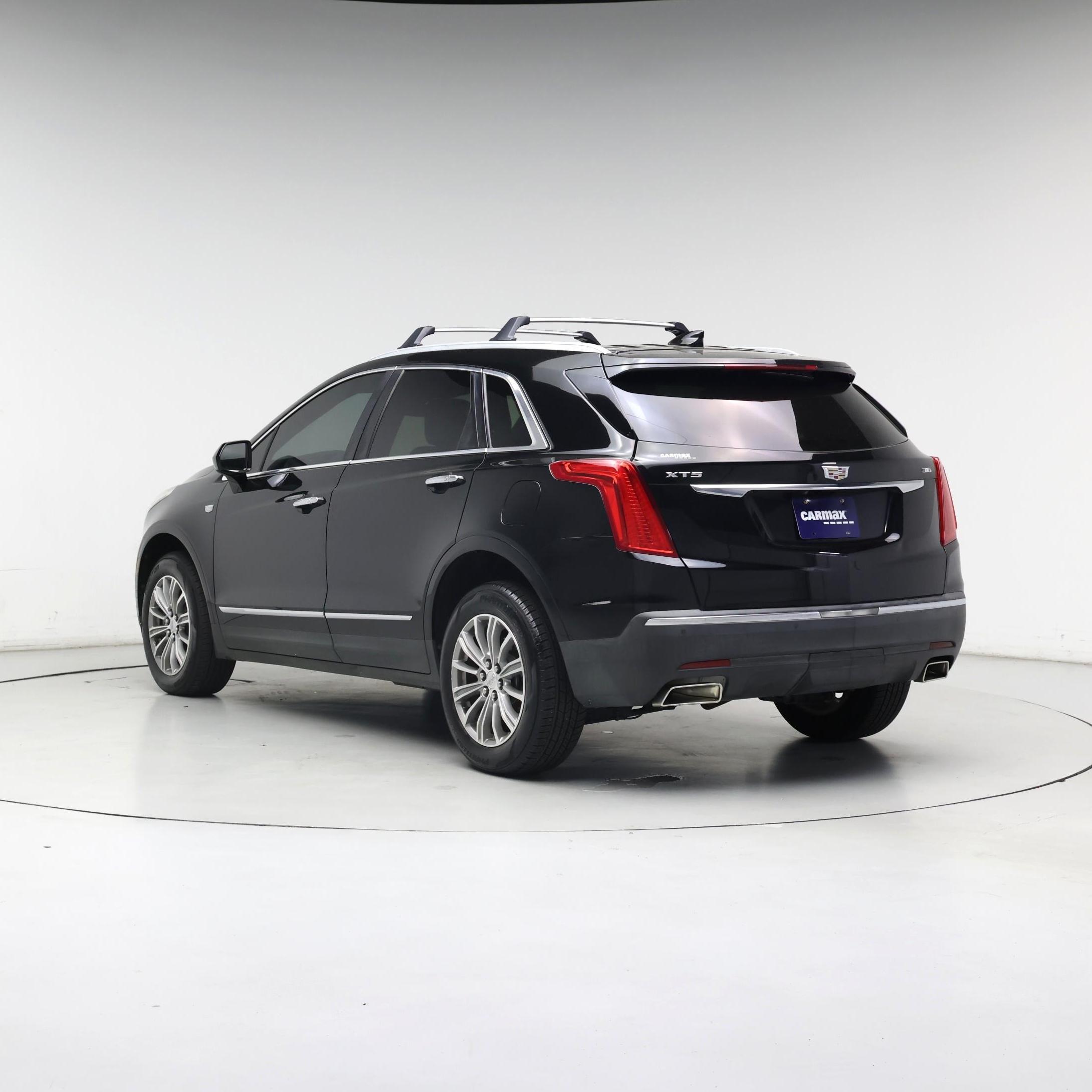 Thumbnail: 2017 Cadillac XT5 - 2