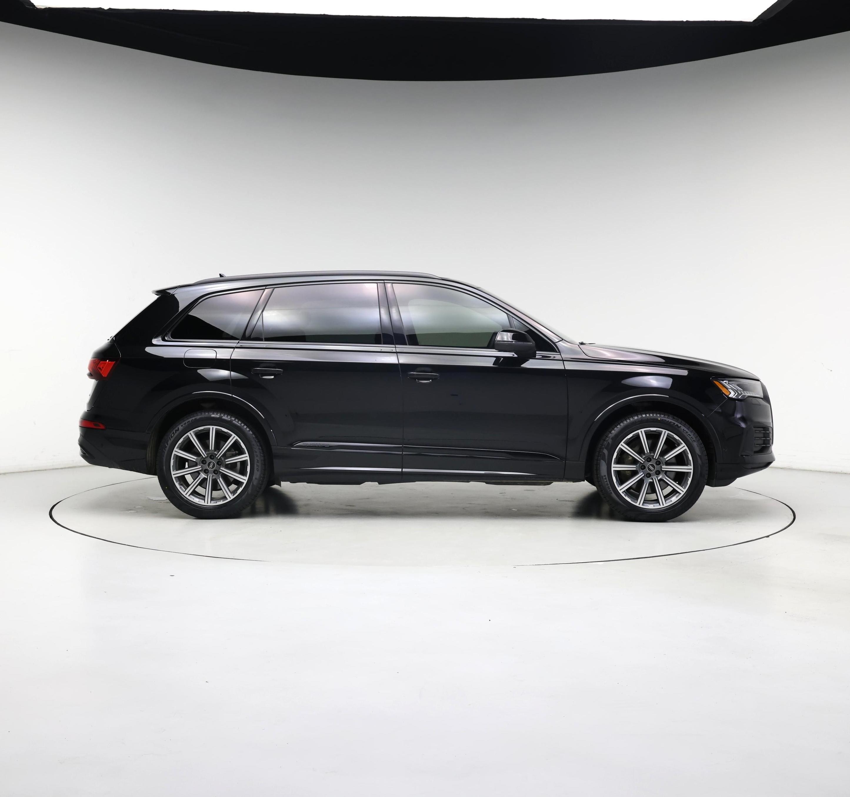 Thumbnail: 2023 Audi Q7 - 7
