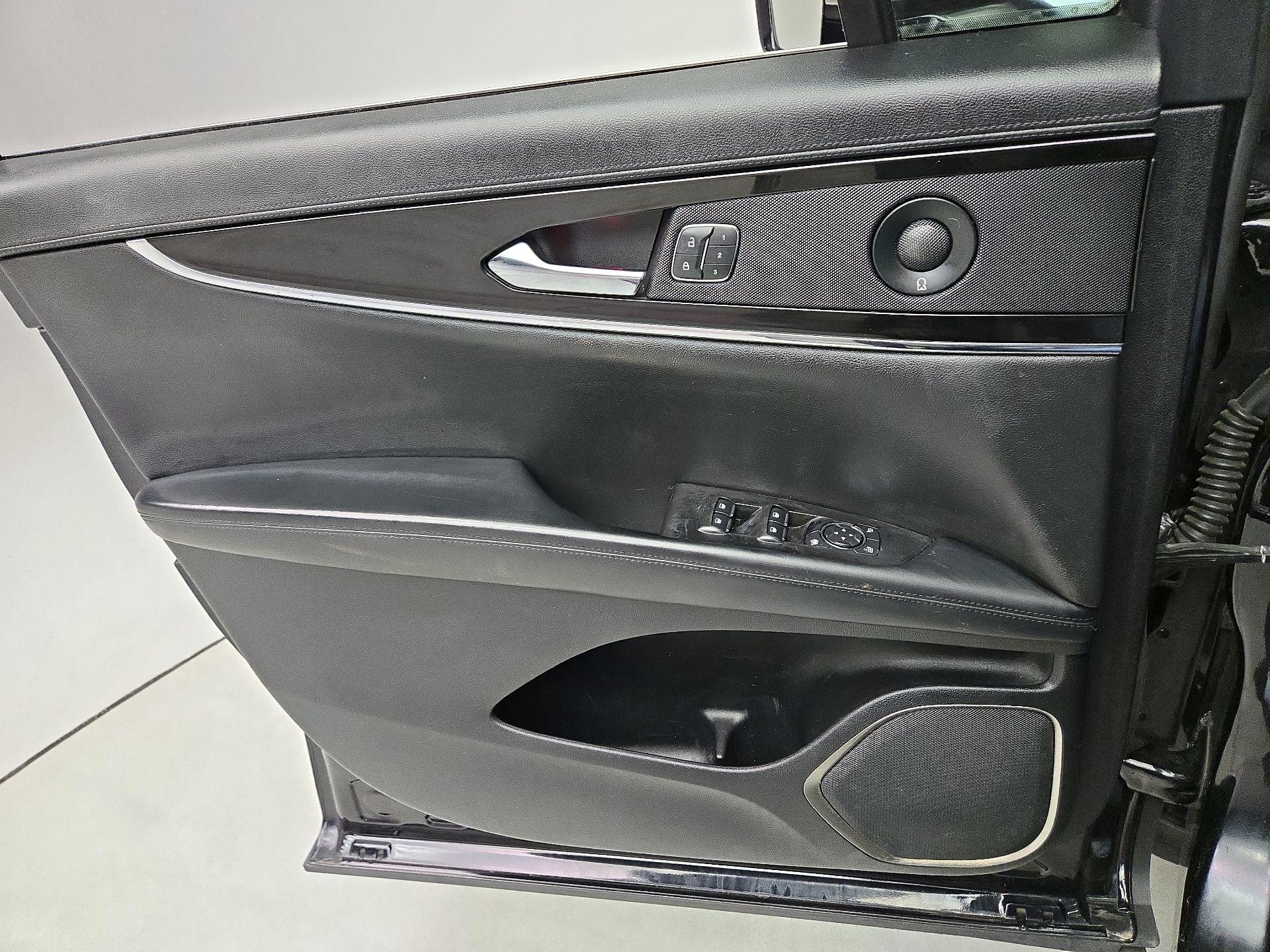 Thumbnail: 2022 Lincoln Nautilus - 12