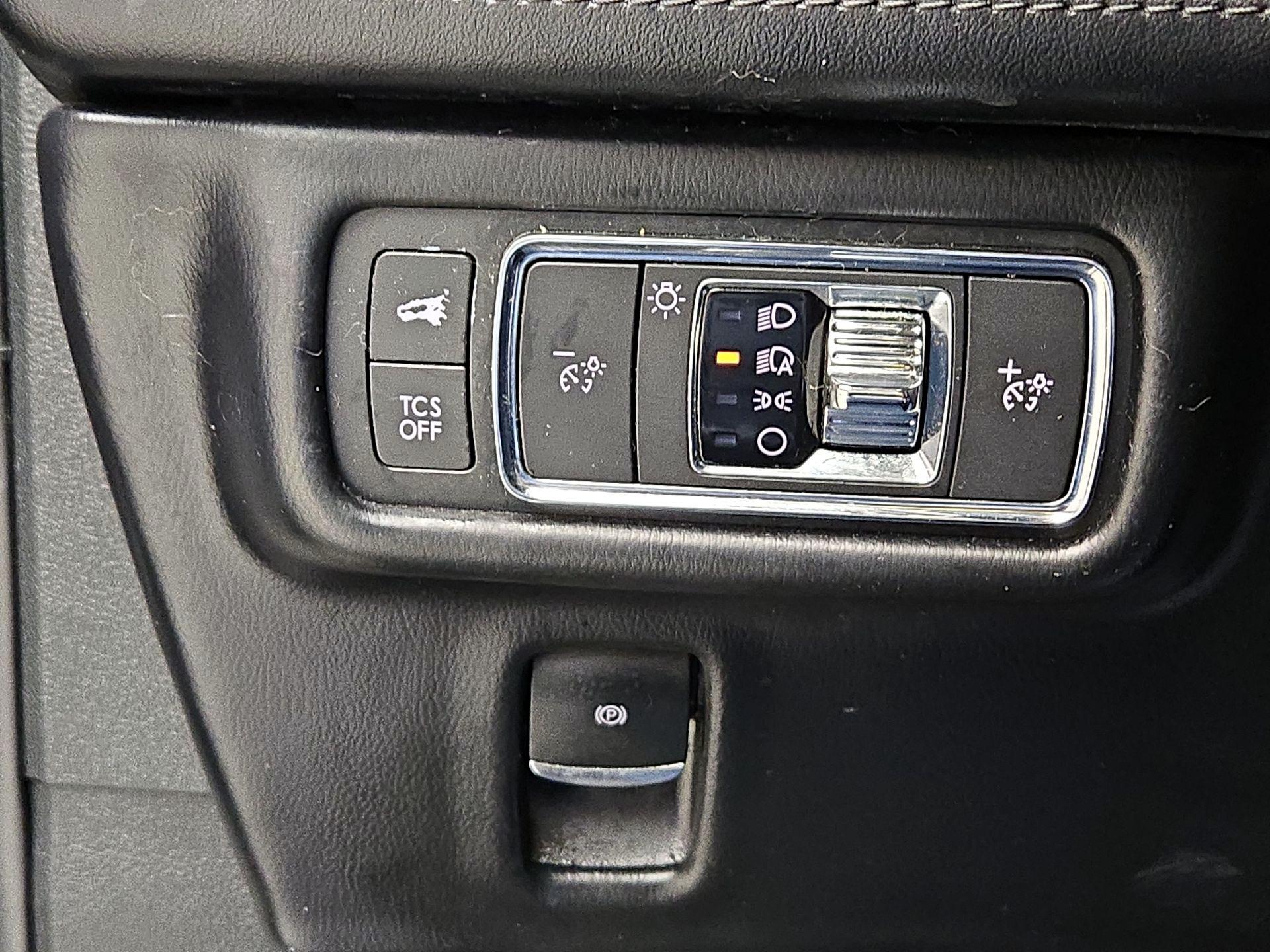 Thumbnail: 2022 Lincoln Nautilus - 13