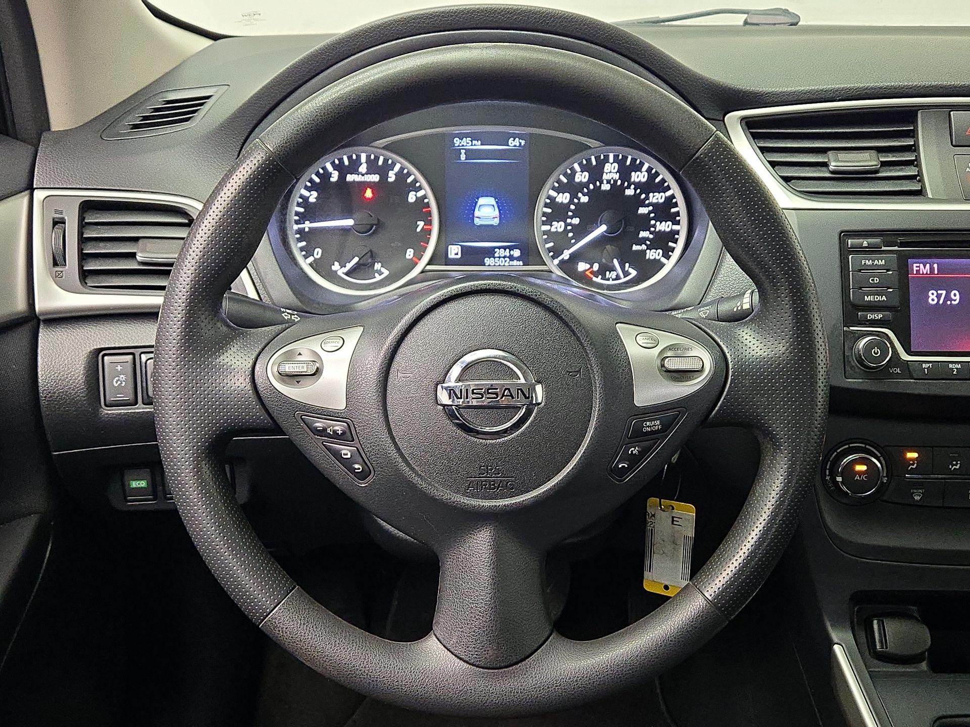 Thumbnail: 2018 Nissan Sentra - 10