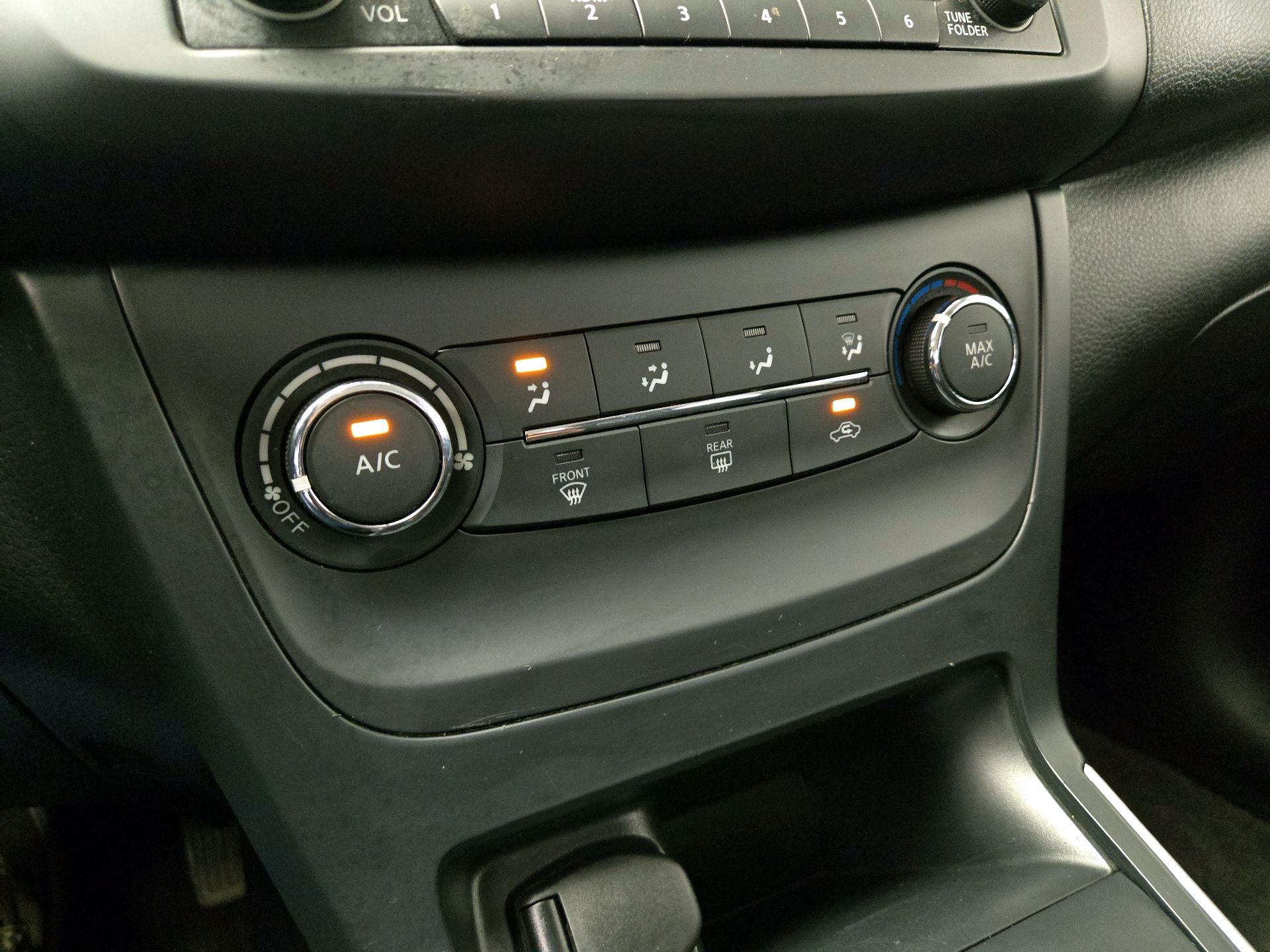 Thumbnail: 2018 Nissan Sentra - 16