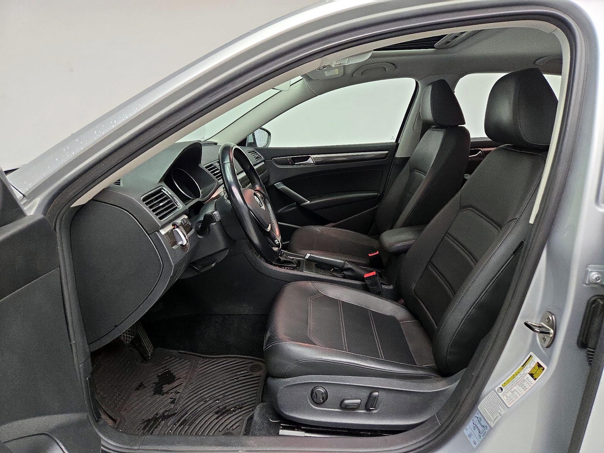 Thumbnail: 2016 Volkswagen Passat - 11