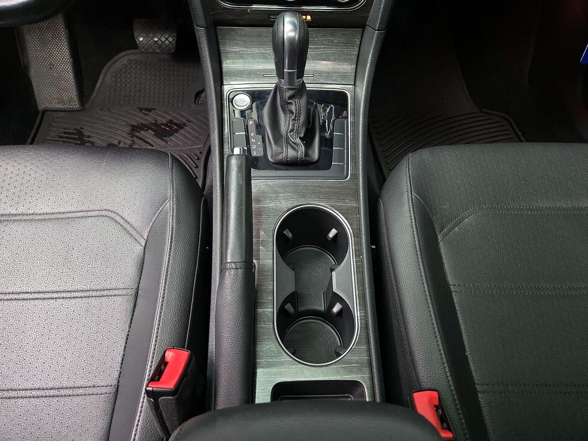 Thumbnail: 2016 Volkswagen Passat - 18