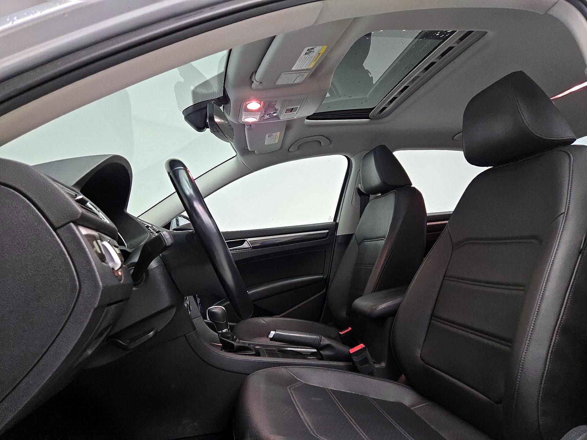 Thumbnail: 2016 Volkswagen Passat - 20