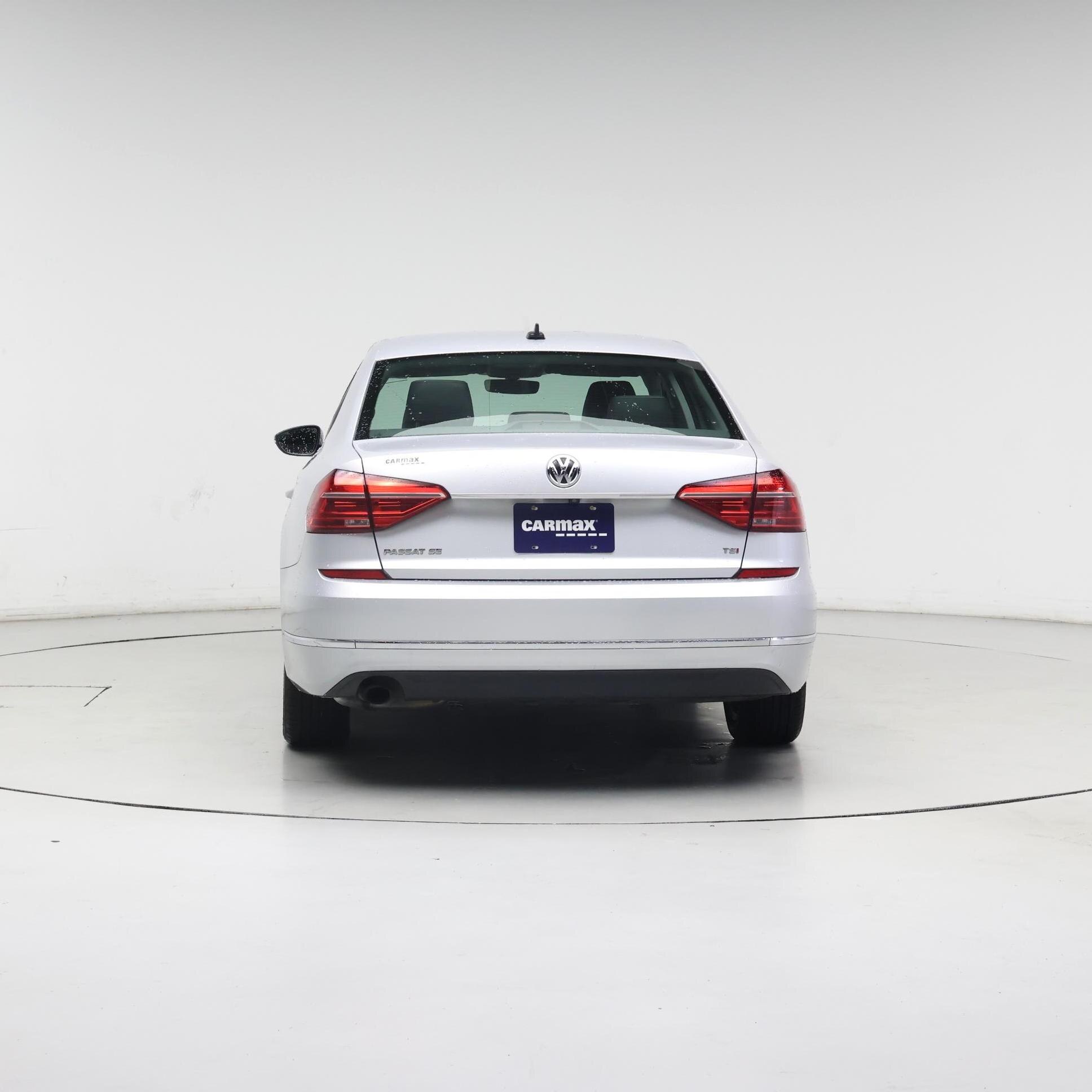 Thumbnail: 2016 Volkswagen Passat - 6