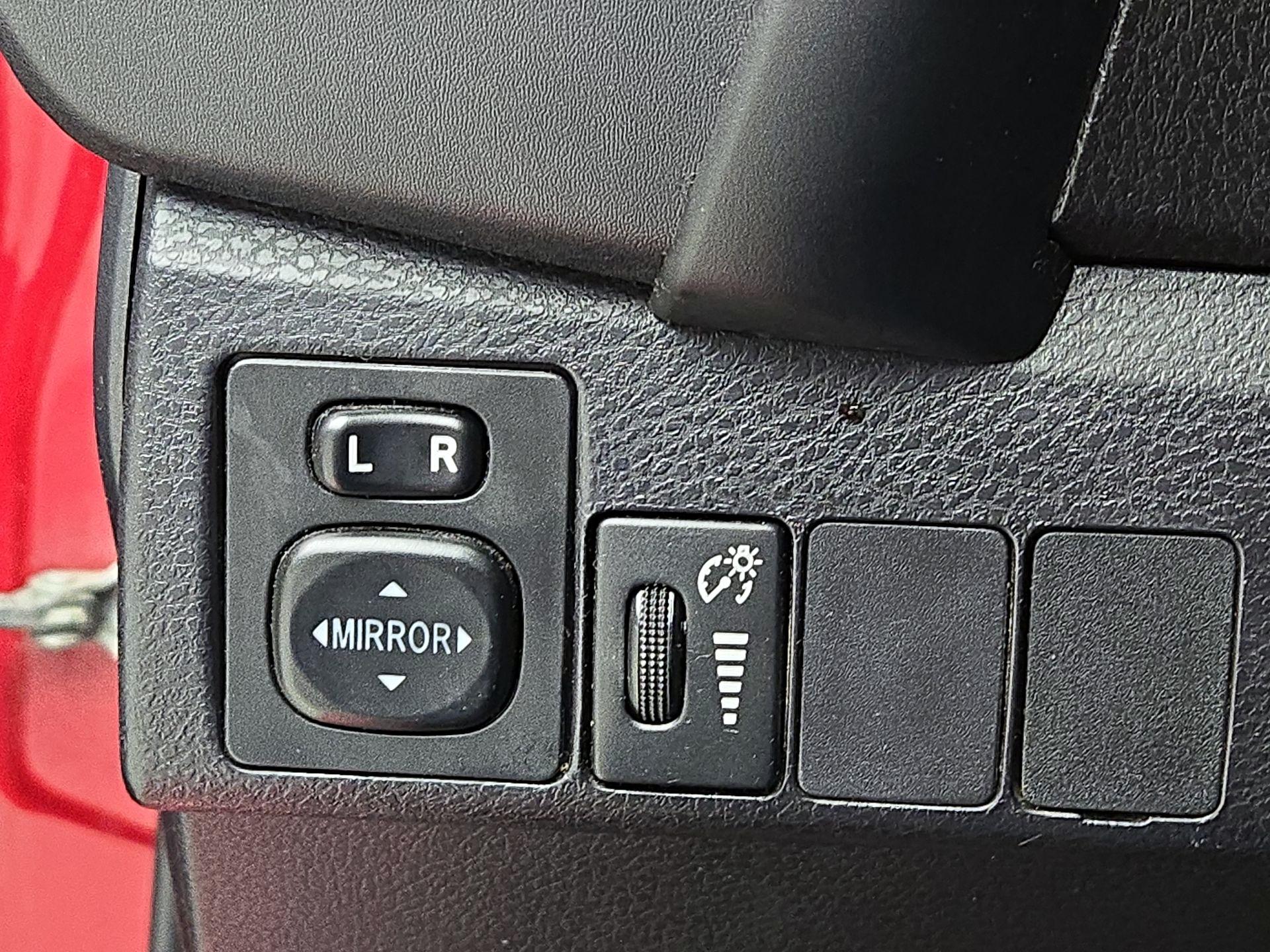 Thumbnail: 2017 Toyota Corolla - 13