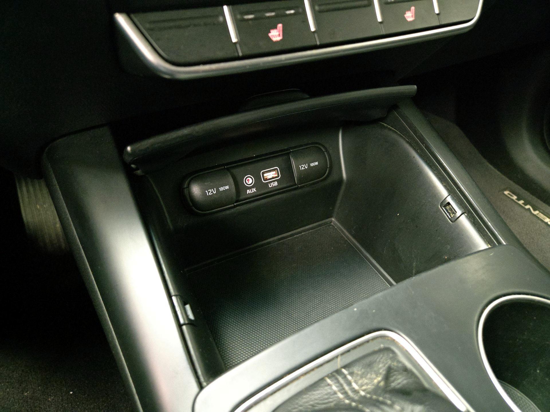 Thumbnail: 2017 Kia Sorento - 18