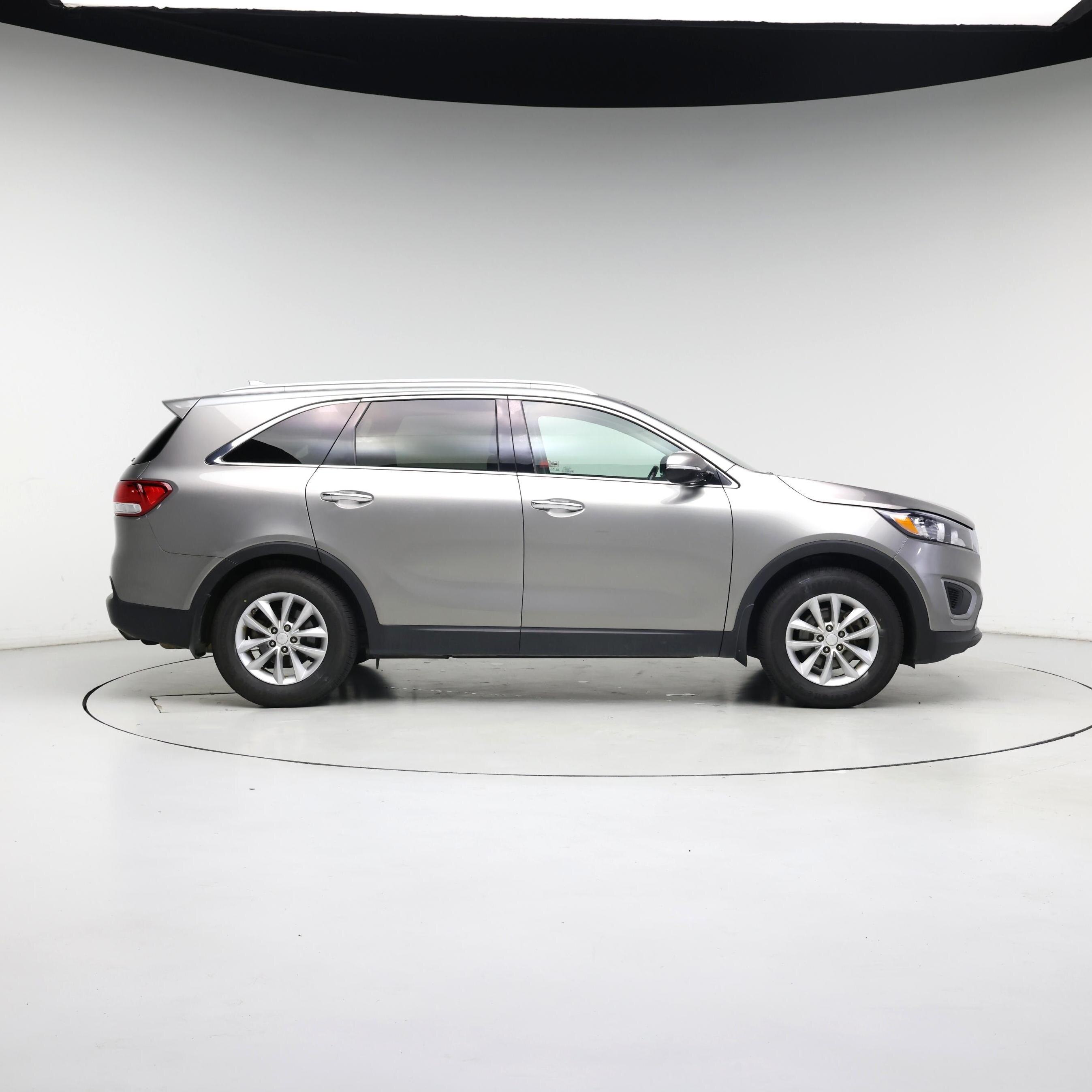 Thumbnail: 2017 Kia Sorento - 7