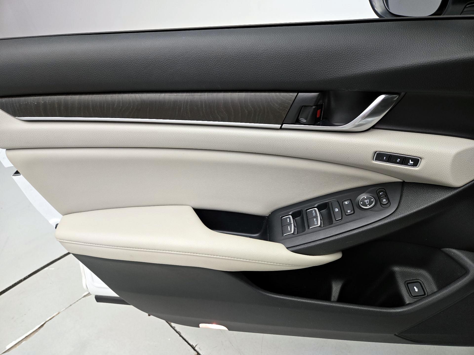 Thumbnail: 2020 Honda Accord - 12