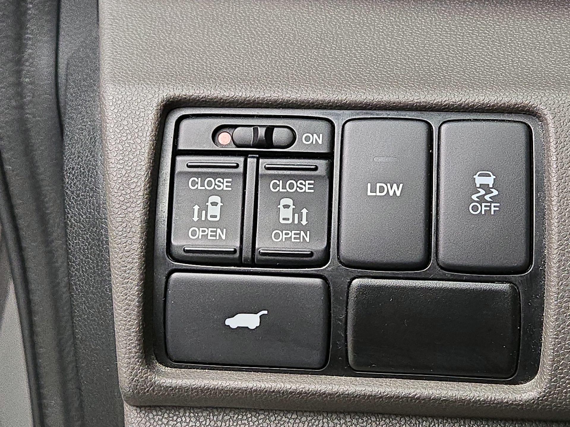 Thumbnail: 2015 Honda Odyssey - 13