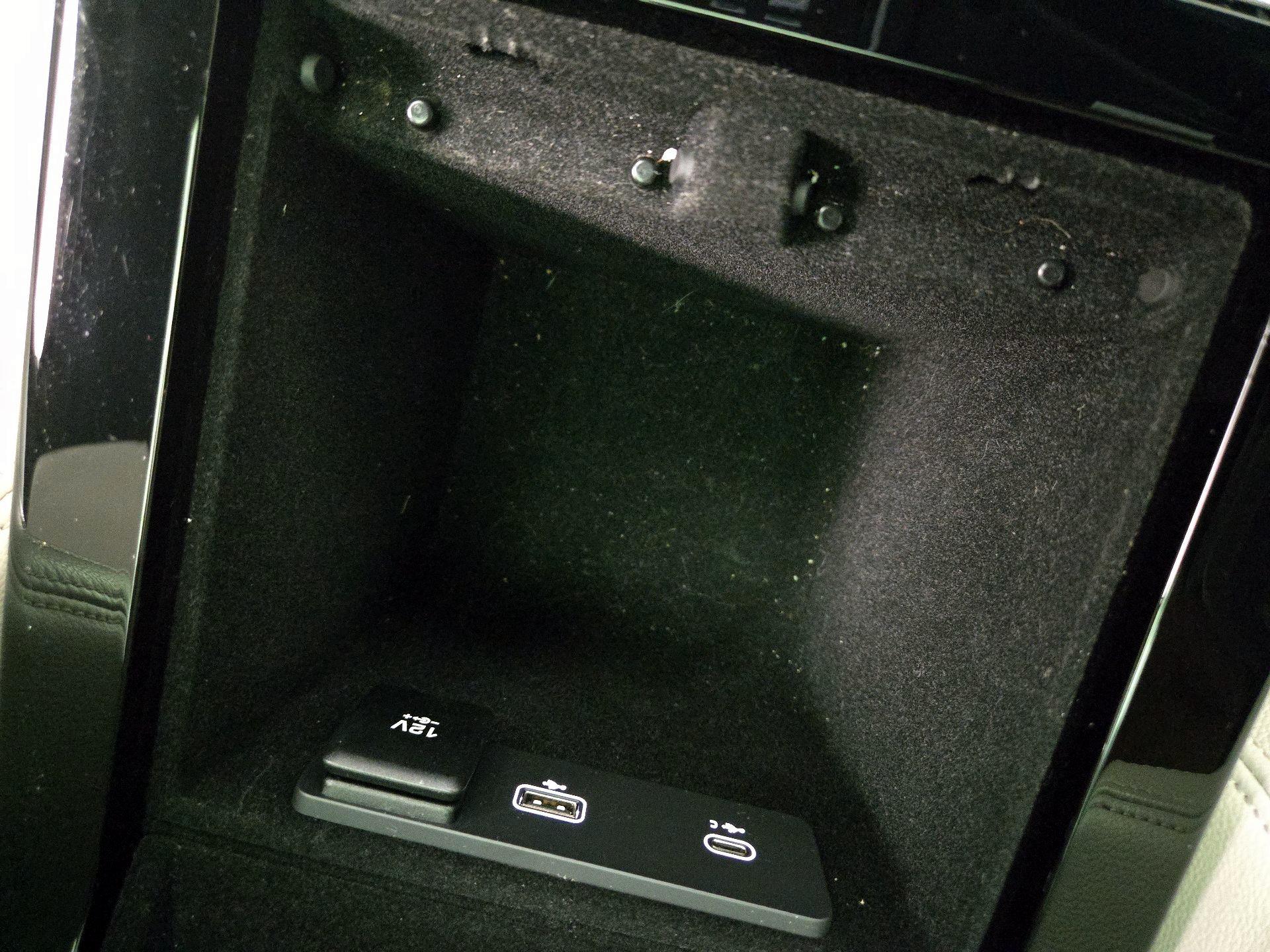 Thumbnail: 2021 Land Rover Range Rover Velar - 19