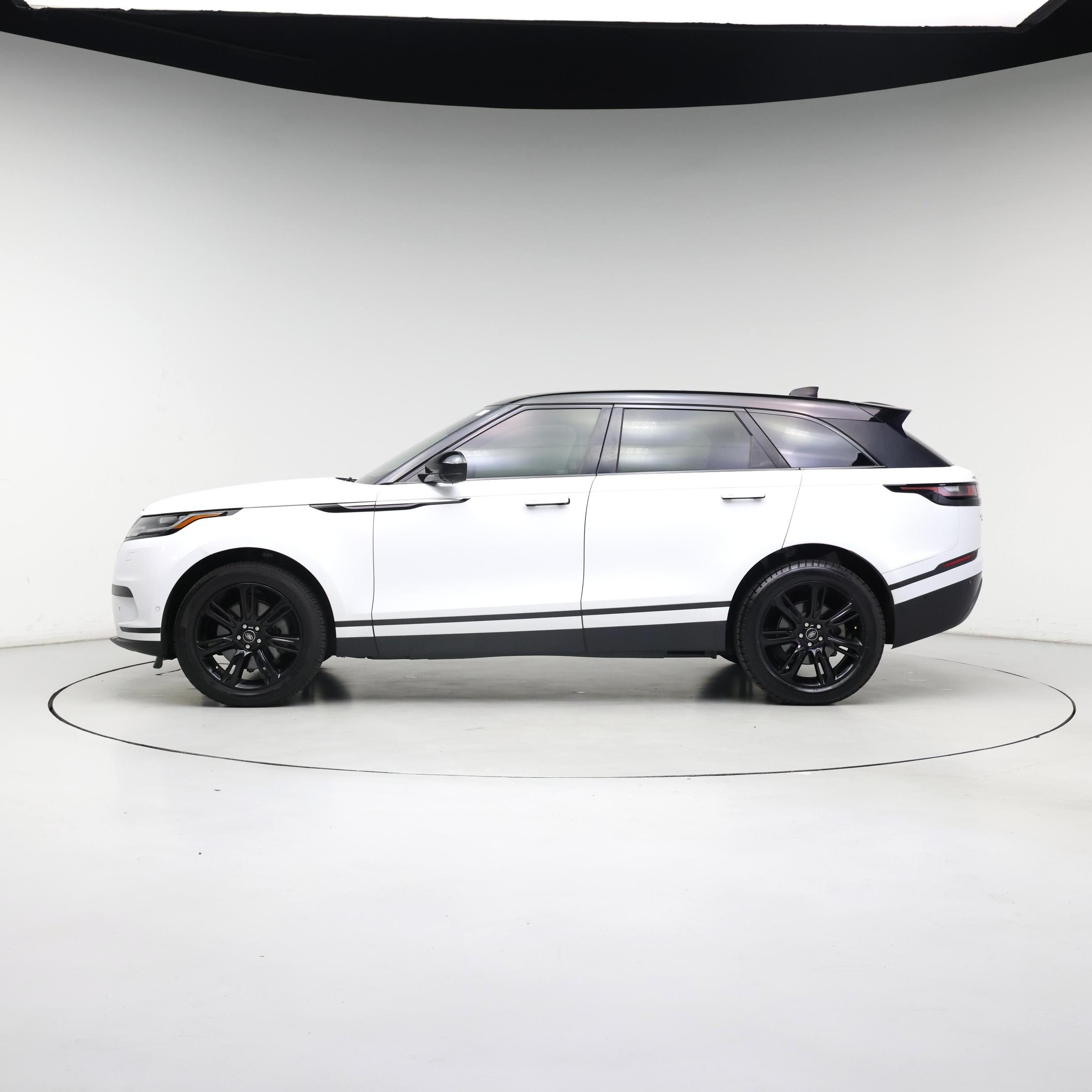 Thumbnail: 2021 Land Rover Range Rover Velar - 3