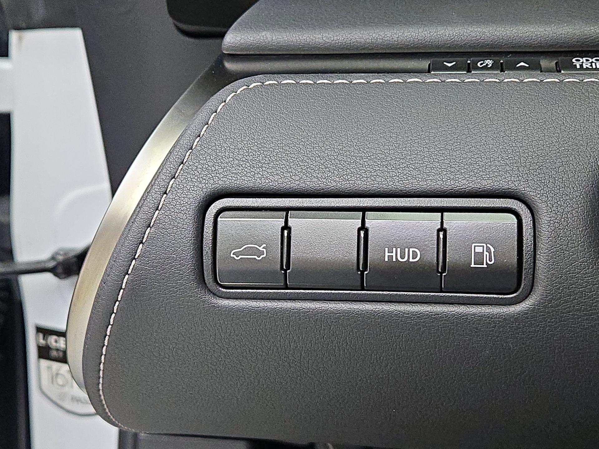 Thumbnail: 2021 Lexus LC - 13