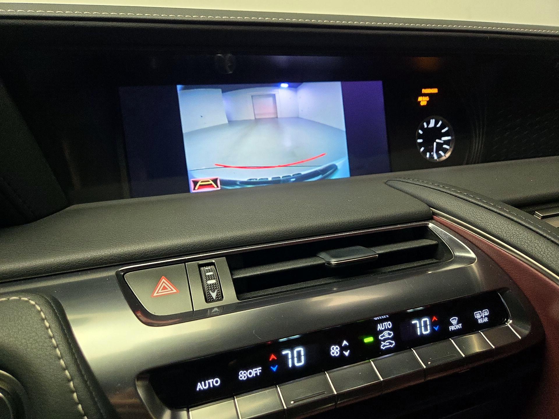 Thumbnail: 2021 Lexus LC - 15