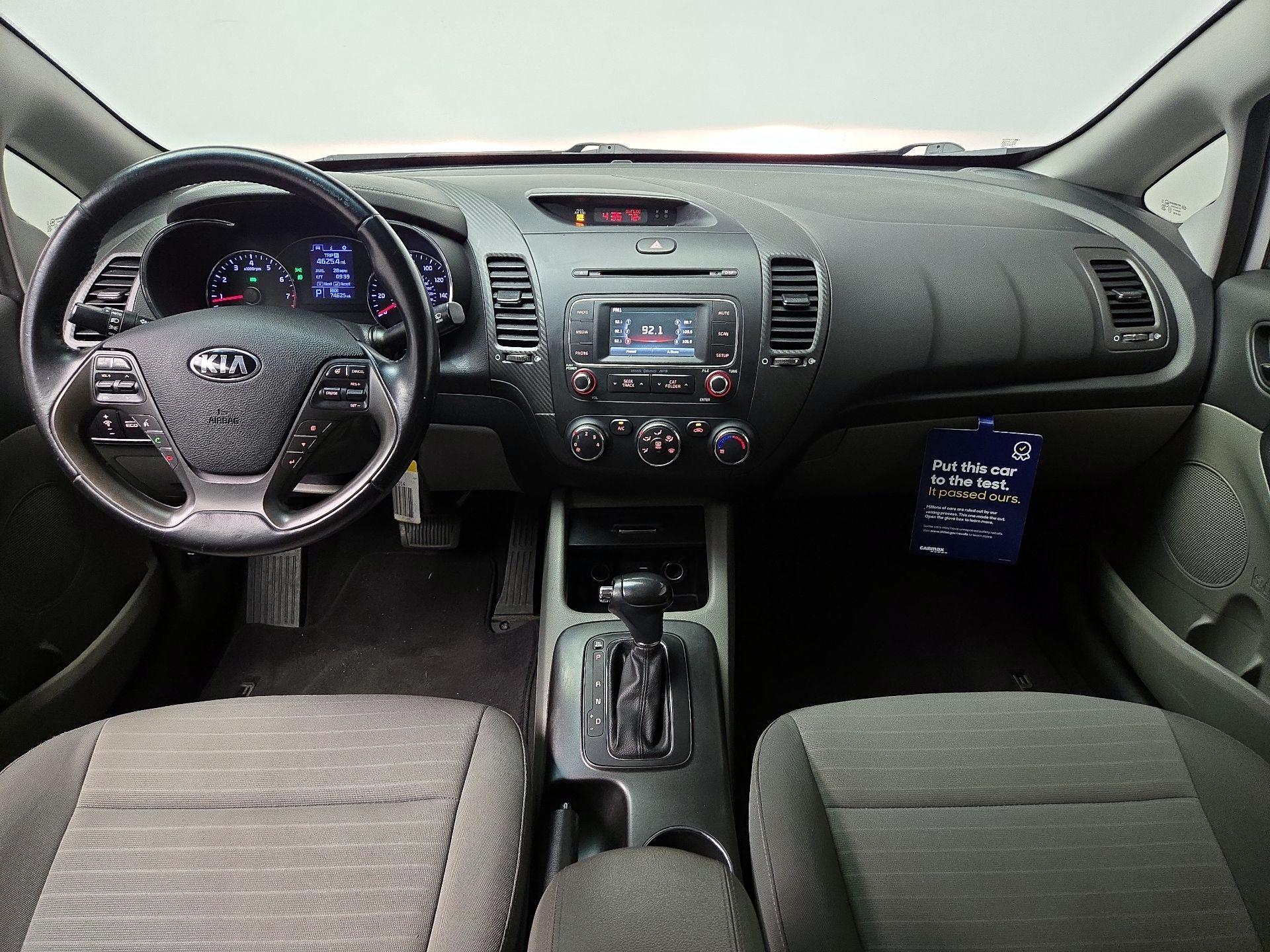 Thumbnail: 2016 Kia Forte - 9