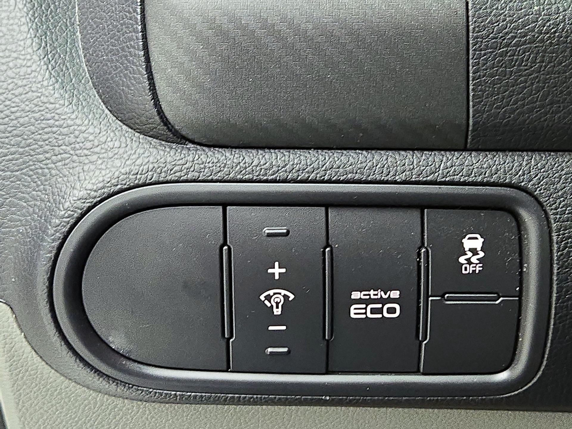 Thumbnail: 2016 Kia Forte - 13