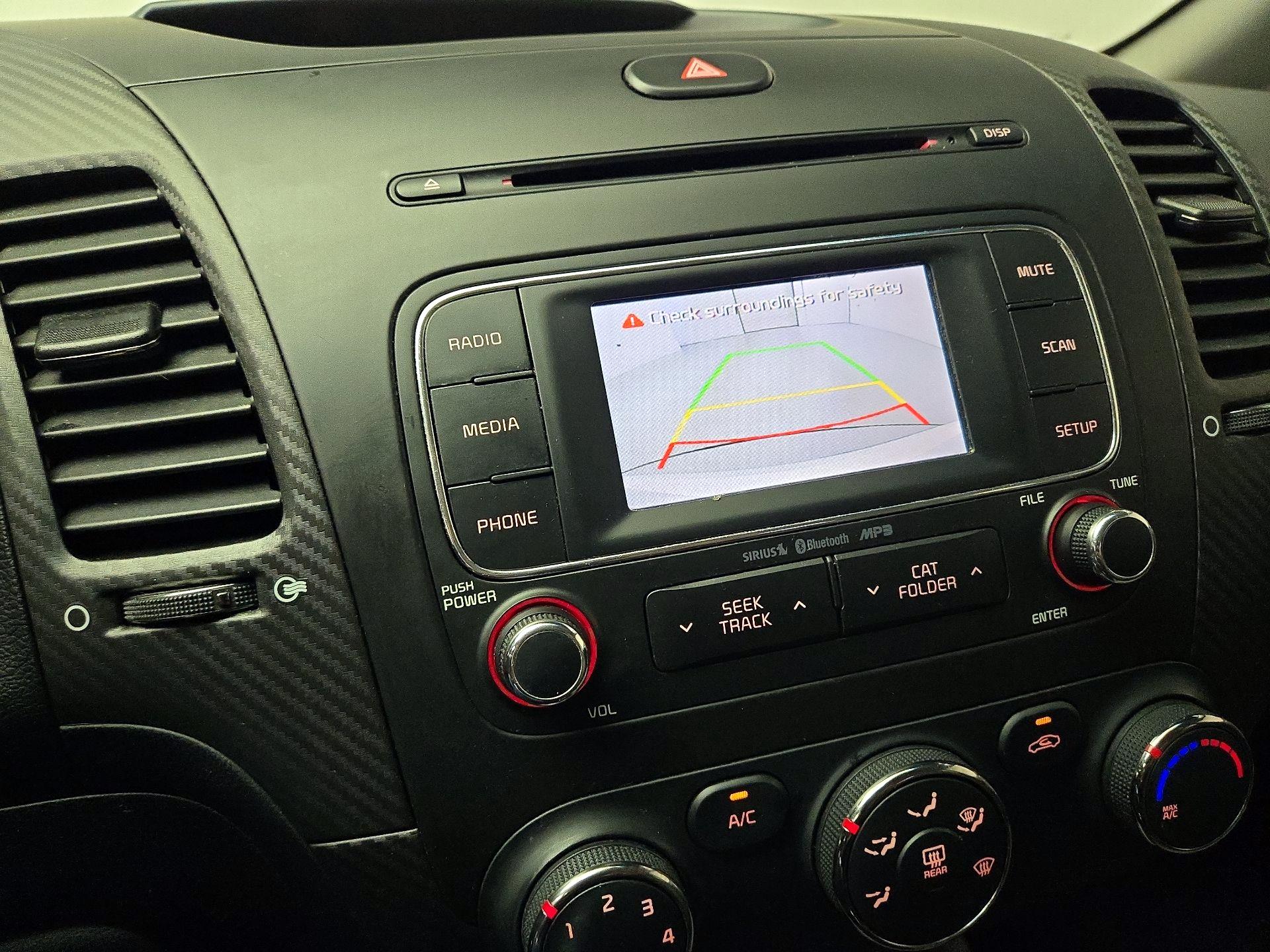 Thumbnail: 2016 Kia Forte - 14