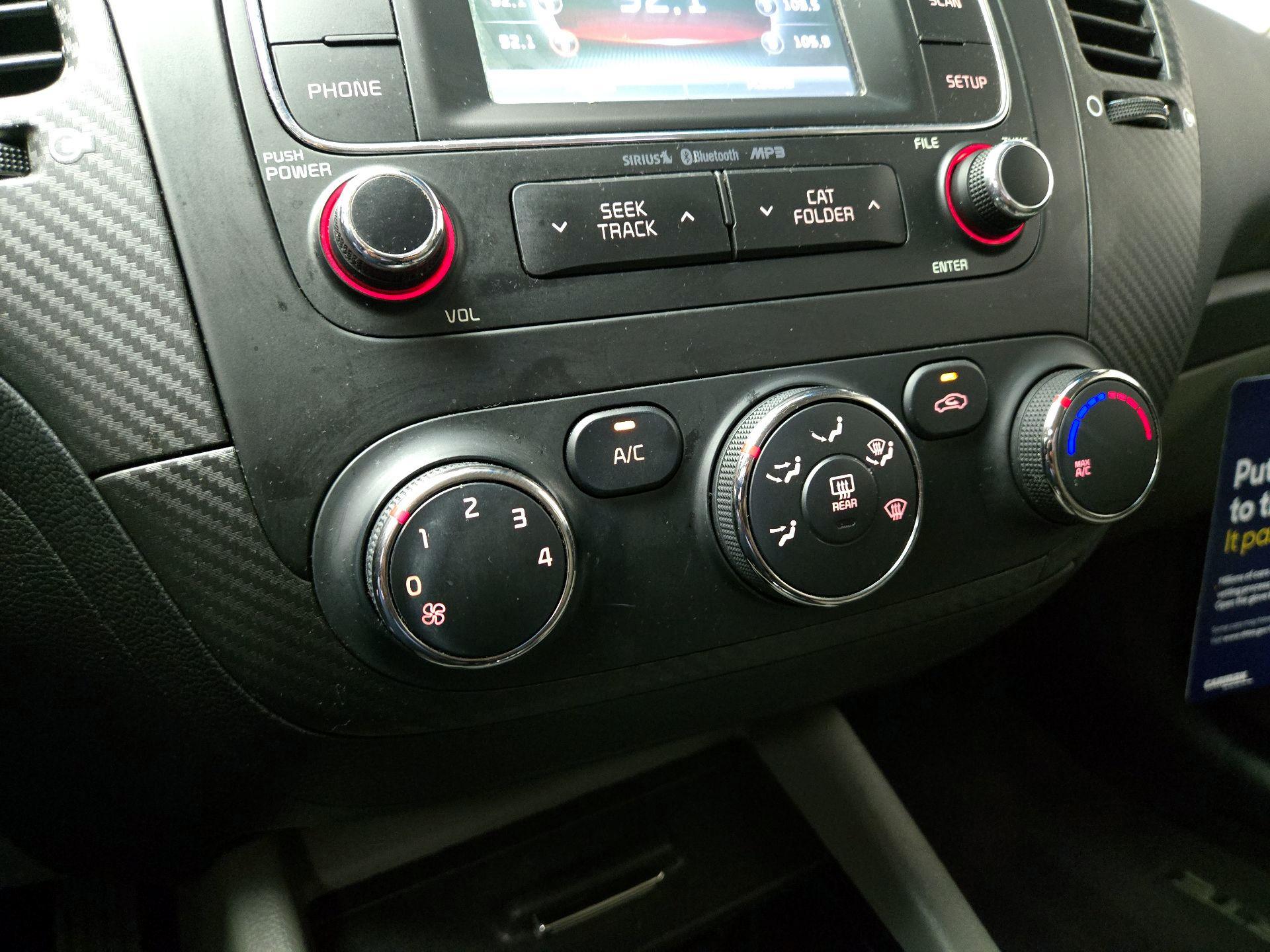 Thumbnail: 2016 Kia Forte - 16