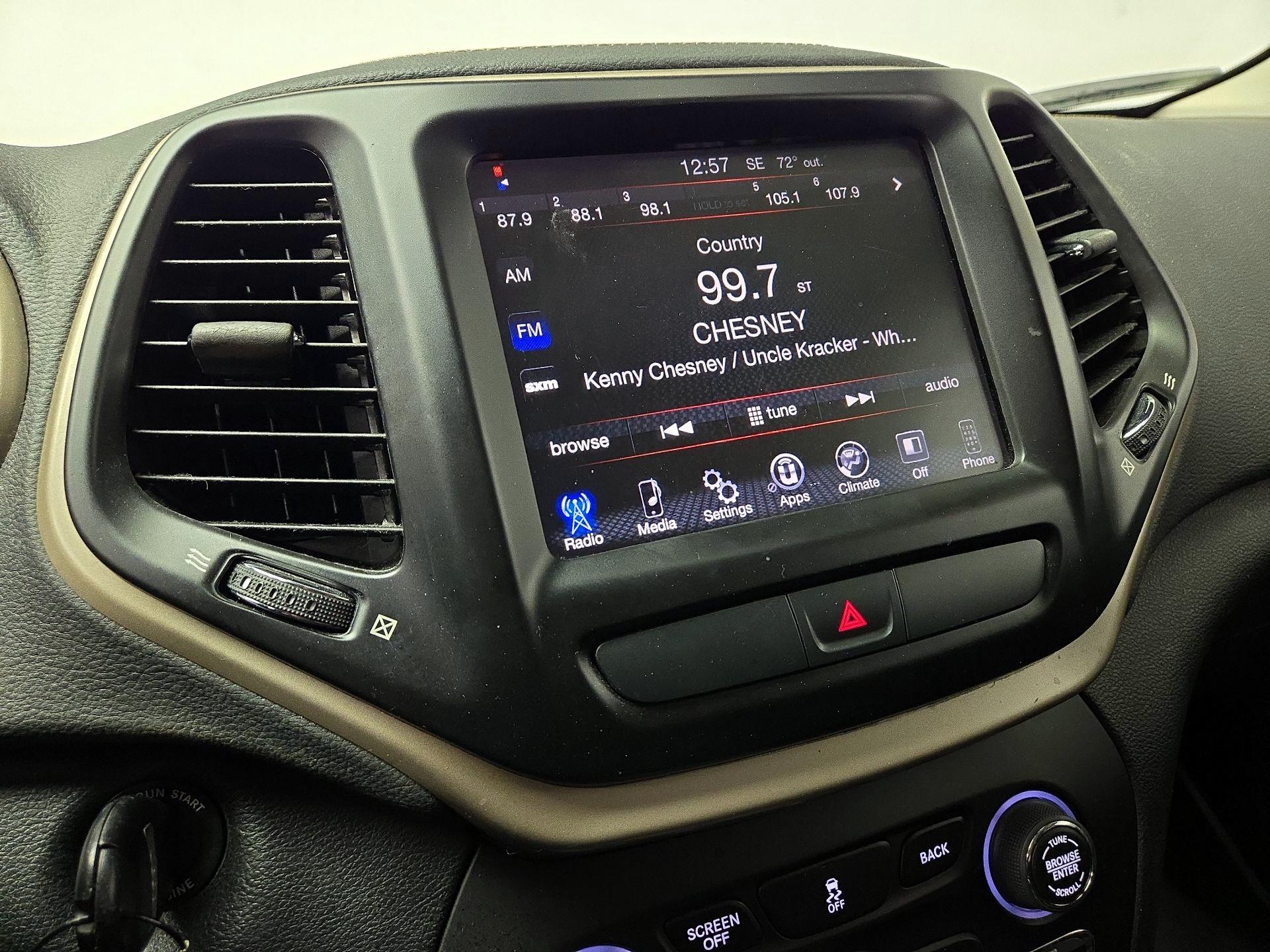 Thumbnail: 2016 Jeep Cherokee - 15