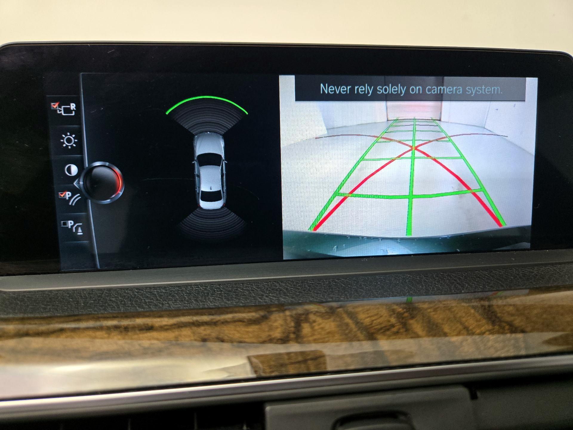 Thumbnail: 2017 BMW 3 Series - 14