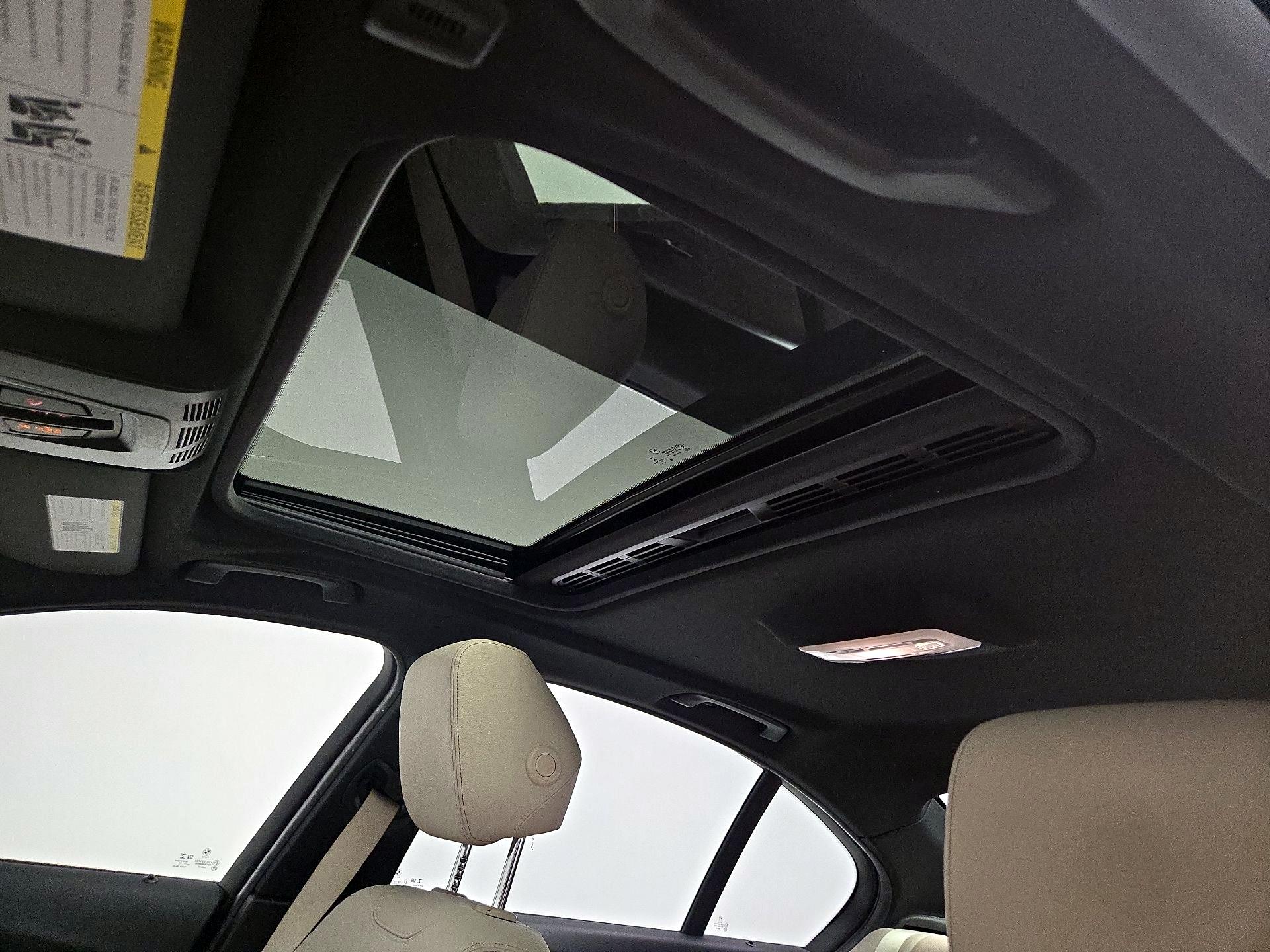 Thumbnail: 2017 BMW 3 Series - 18