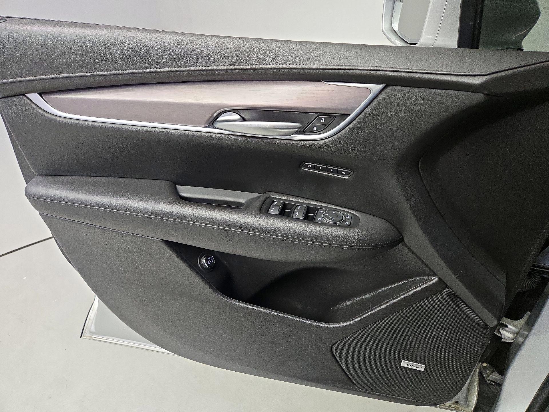 Thumbnail: 2018 Cadillac XT5 - 12