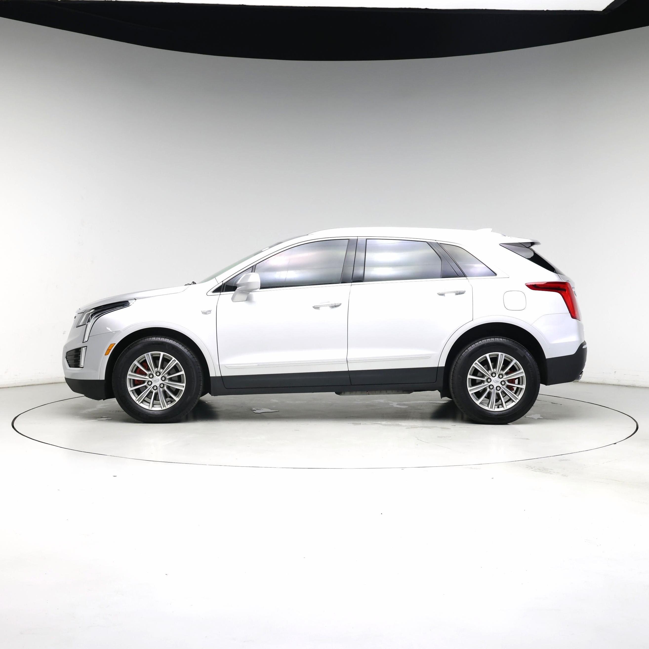 Thumbnail: 2018 Cadillac XT5 - 3