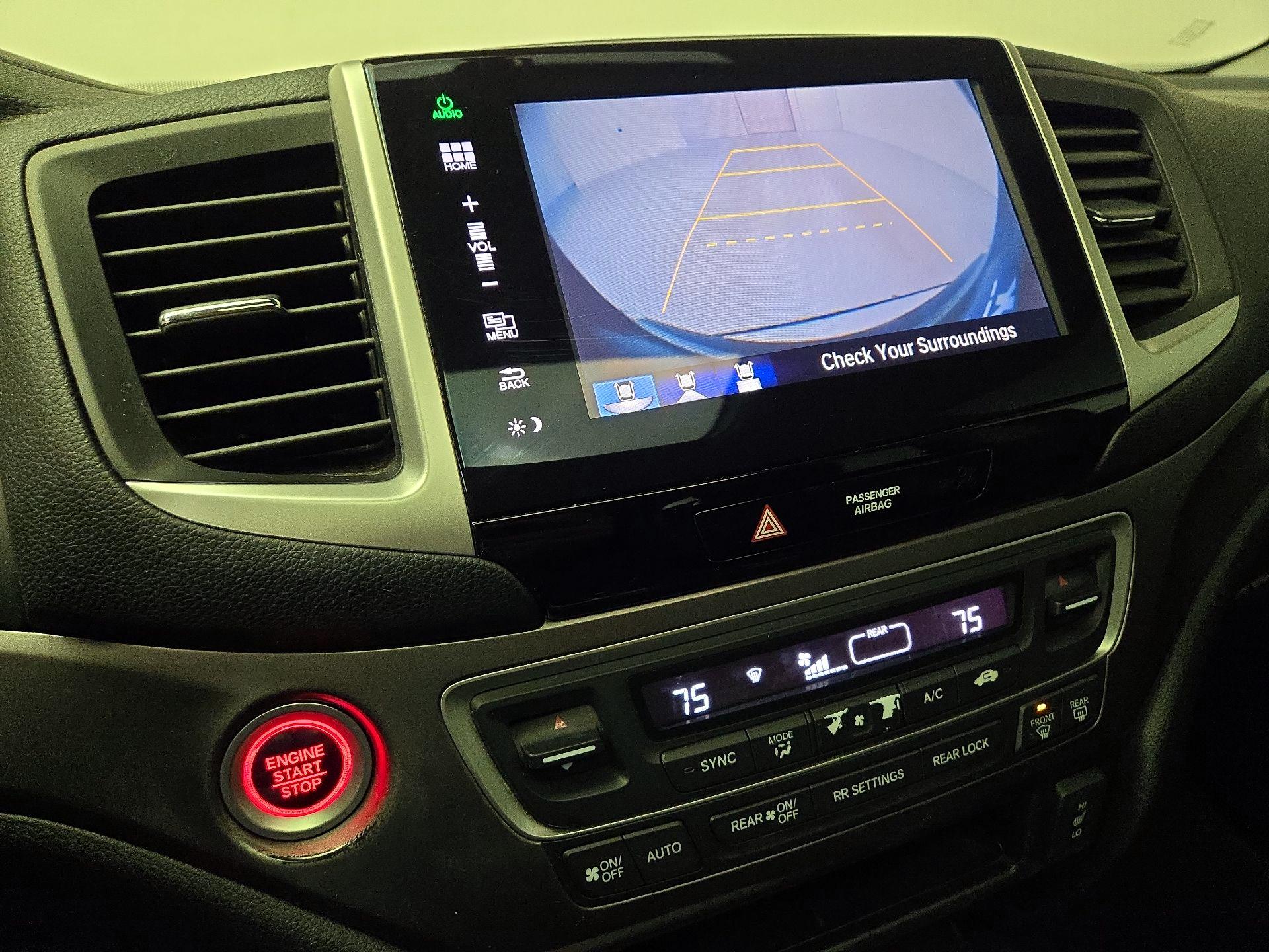 Thumbnail: 2016 Honda Pilot - 14