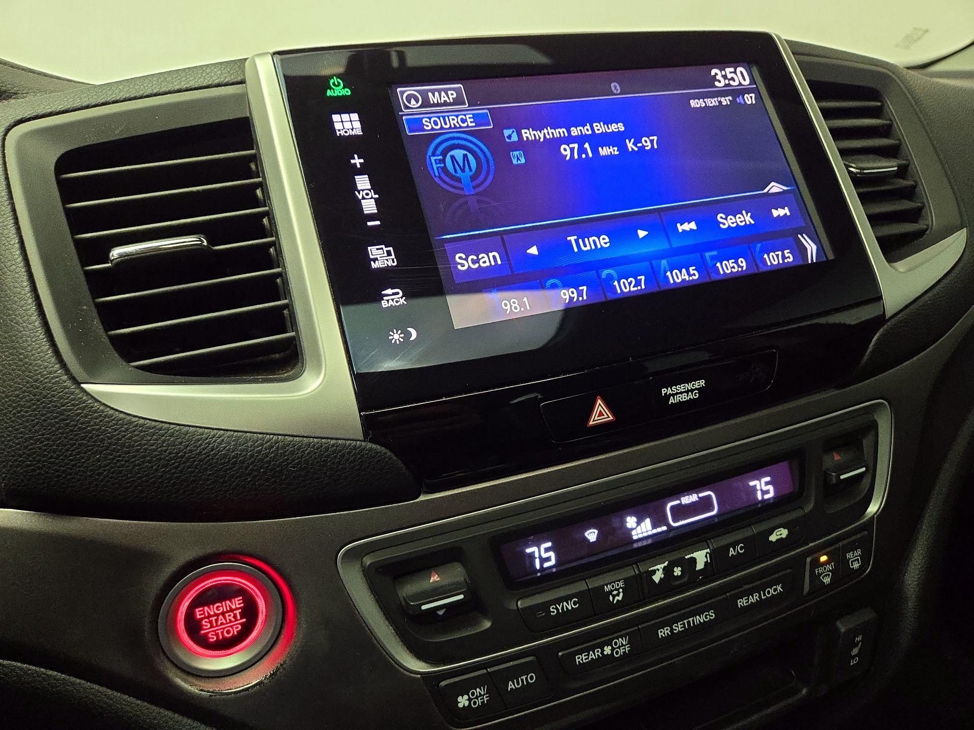 Thumbnail: 2016 Honda Pilot - 15