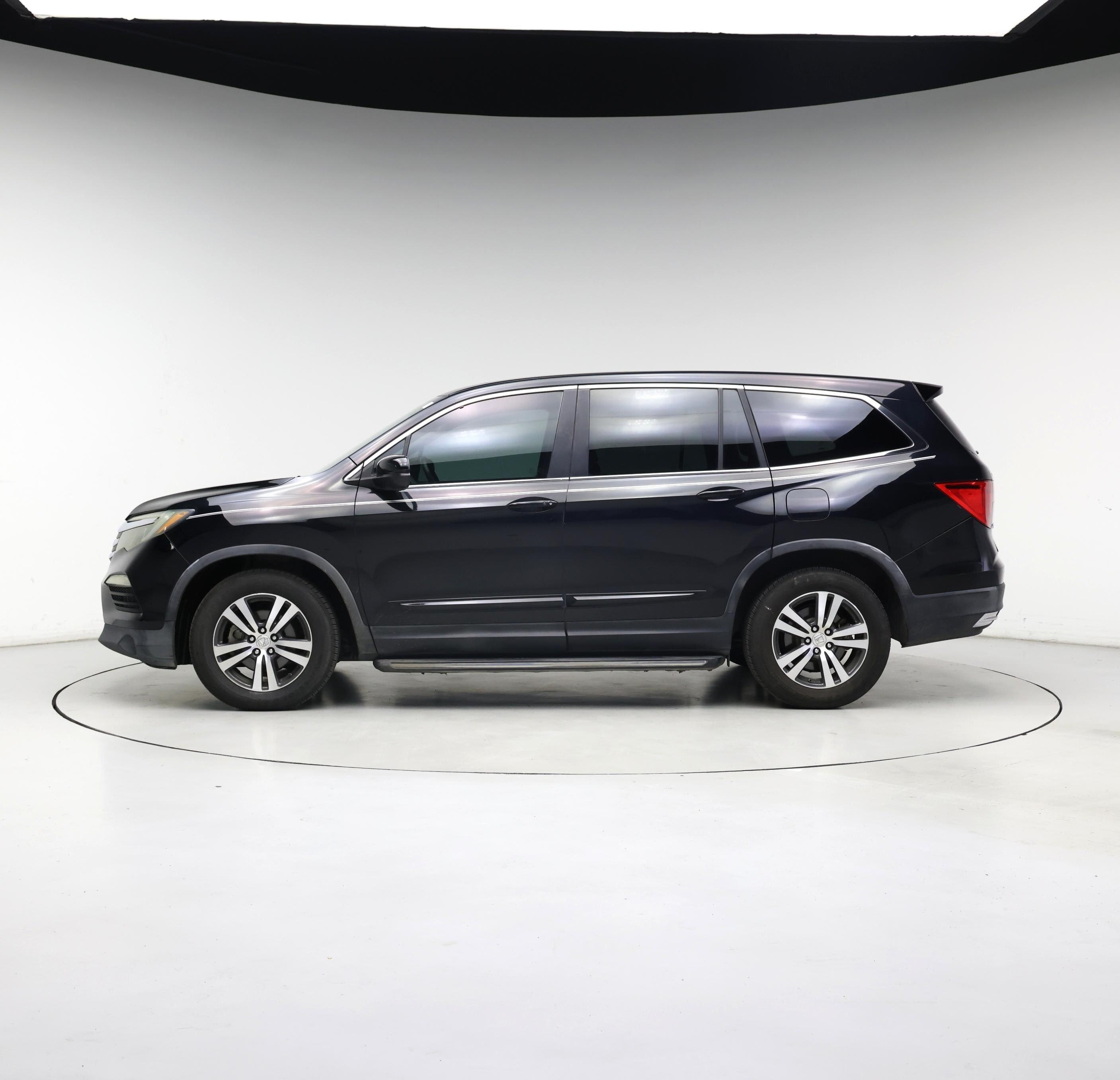 Thumbnail: 2016 Honda Pilot - 3