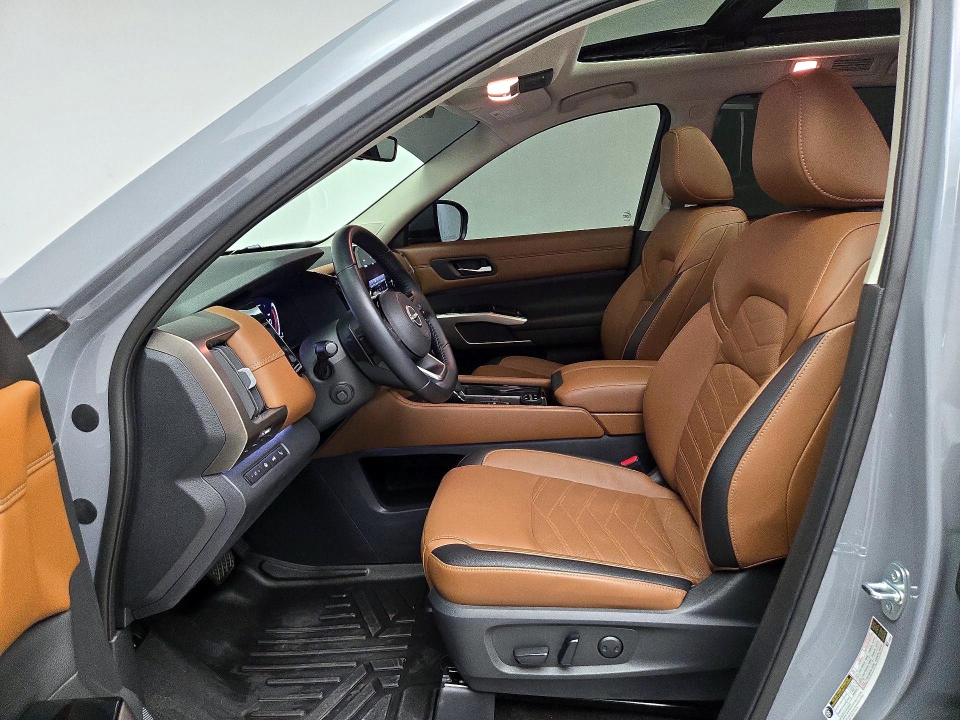 Thumbnail: 2023 Nissan Pathfinder - 11