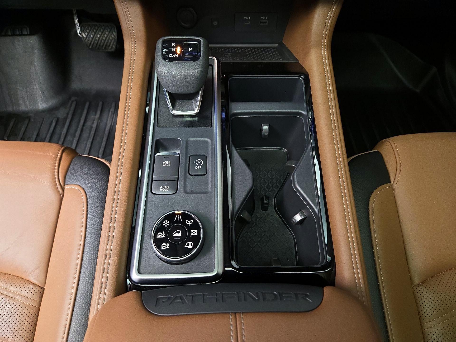 Thumbnail: 2023 Nissan Pathfinder - 18