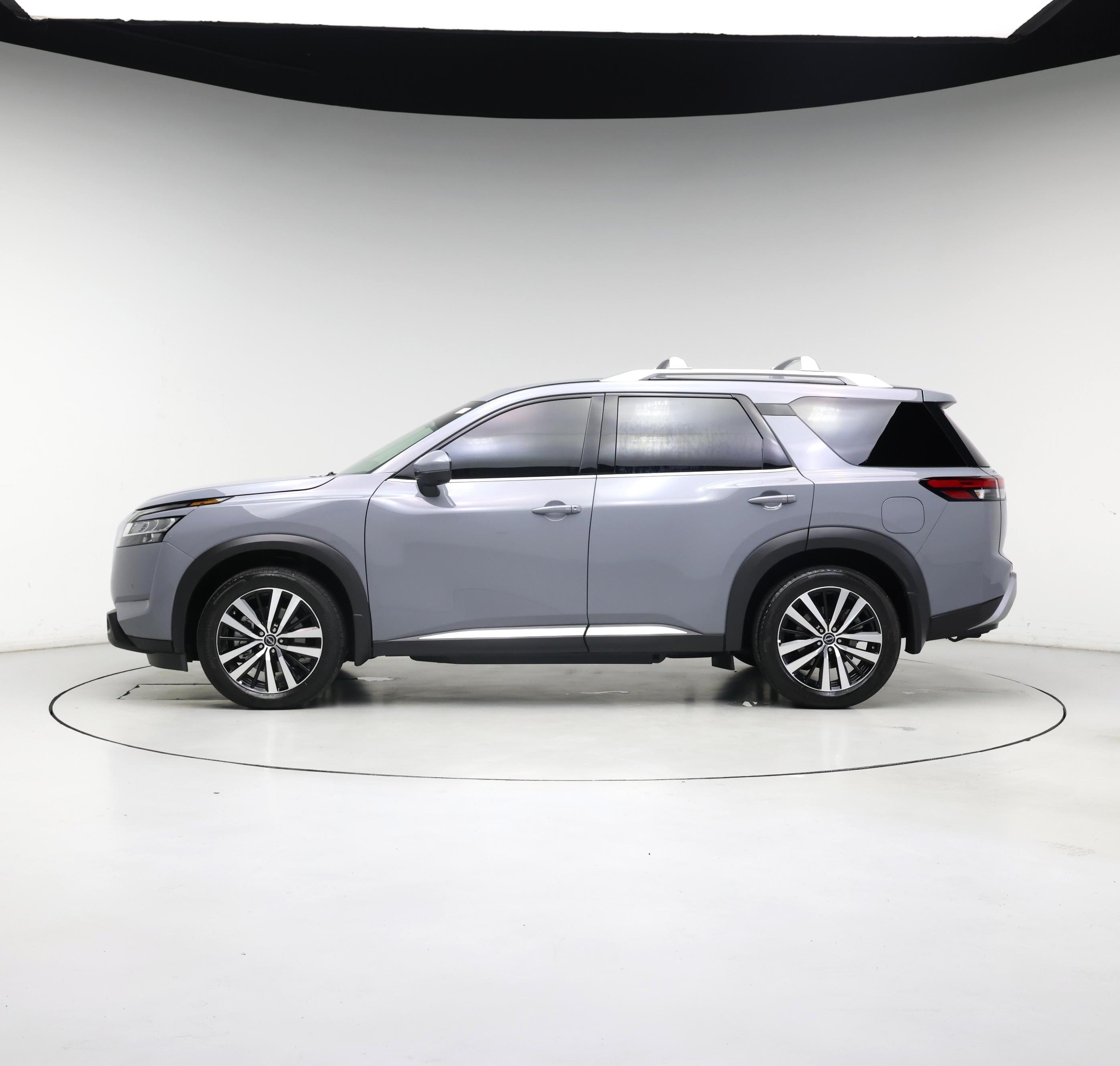 Thumbnail: 2023 Nissan Pathfinder - 3
