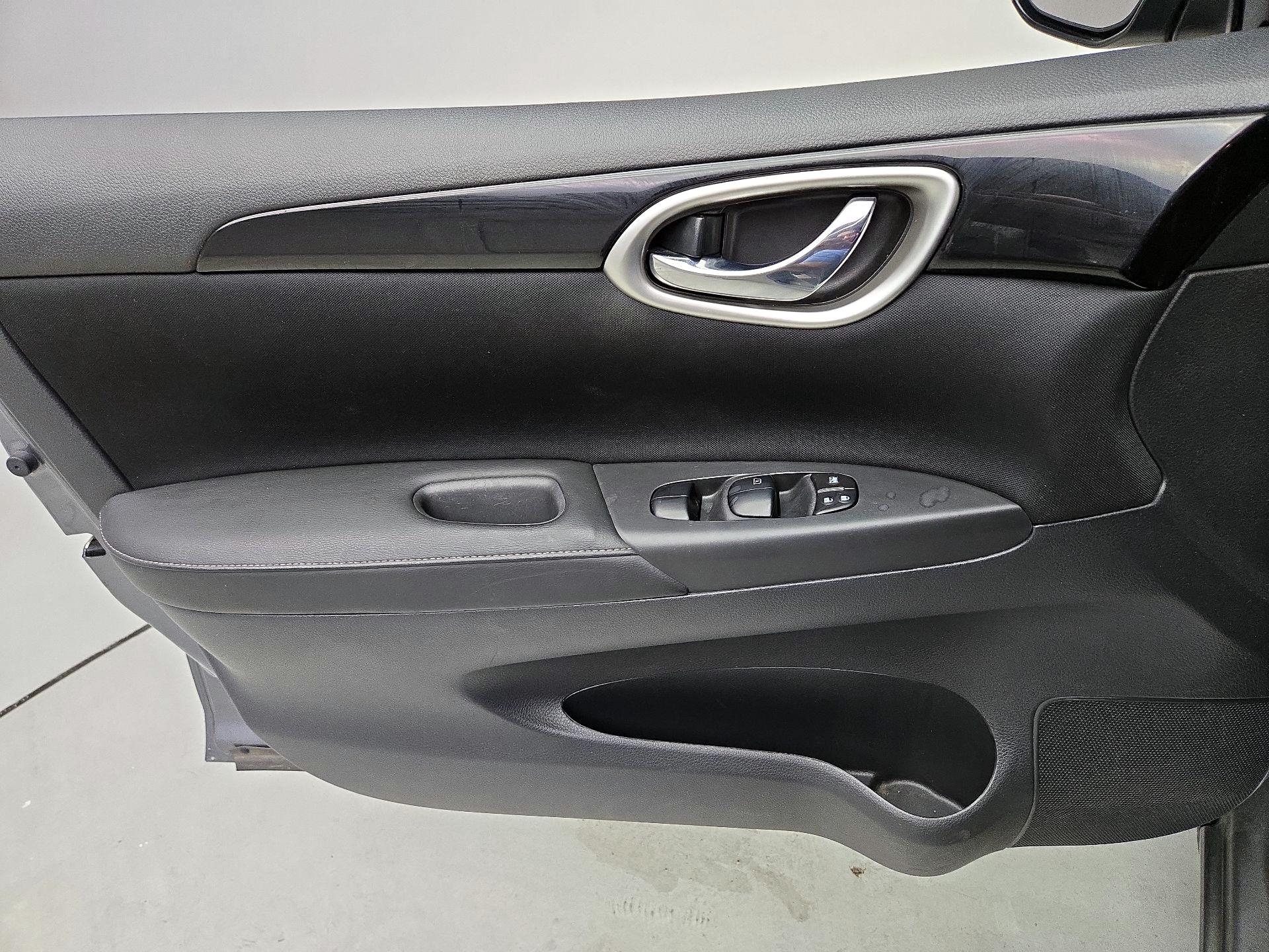 Thumbnail: 2017 Nissan Sentra - 12